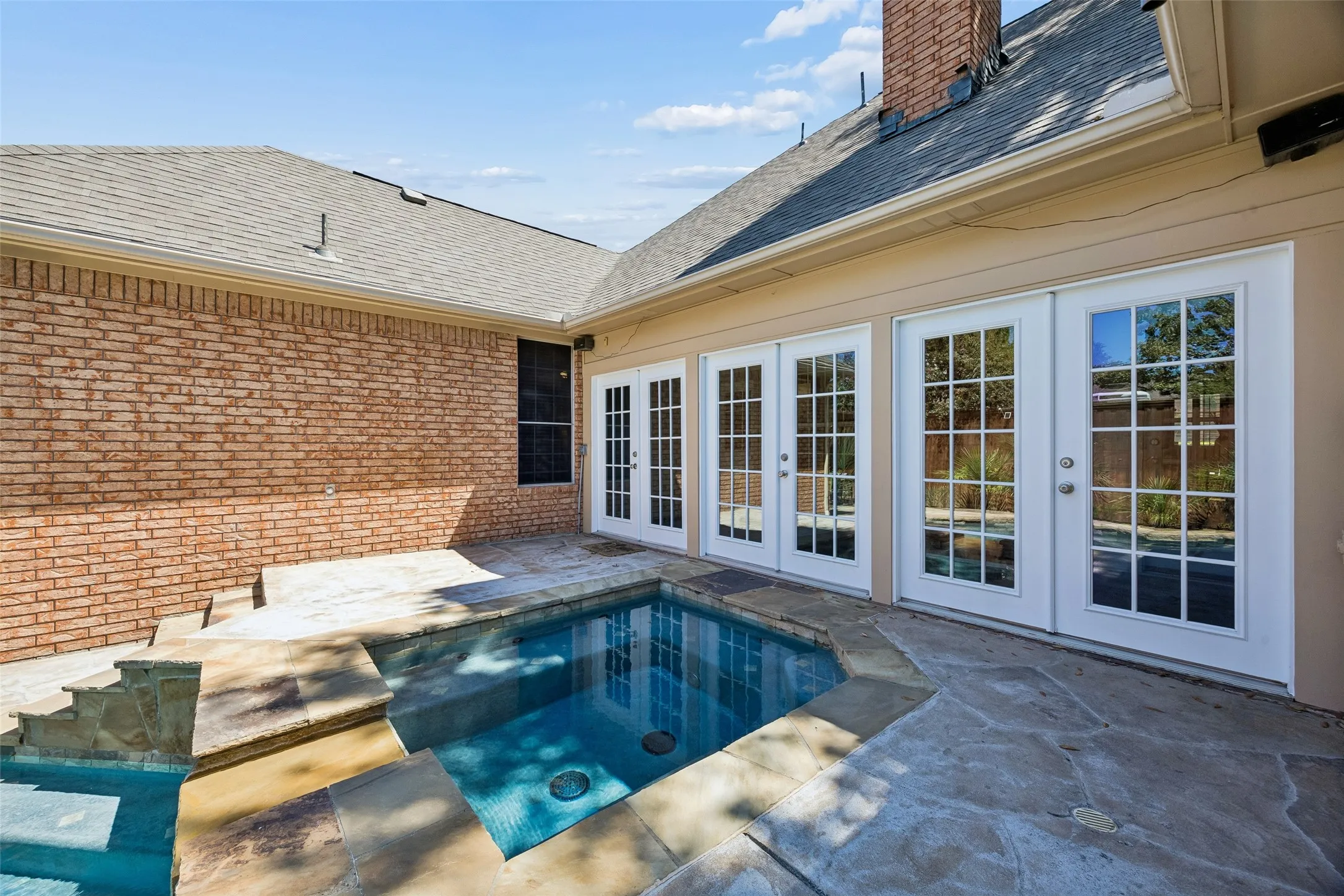 Single Family Residence For Sale in Dallas County , 5905 Indian Hills Drive, Garland, Texas 75044, 4 Bedroom, 3 Bathroom, 2 Garage spaces, 2,272 Sqft, built in 1986, mls#21373510, Real Estate Agent in Garland, Homes For Sale in Dallas county, Homes For Sale in Garland, Realtor in Garland Texas, Real Estate Brokerage Independent Realty Texas, Luminita Cordes Realtor