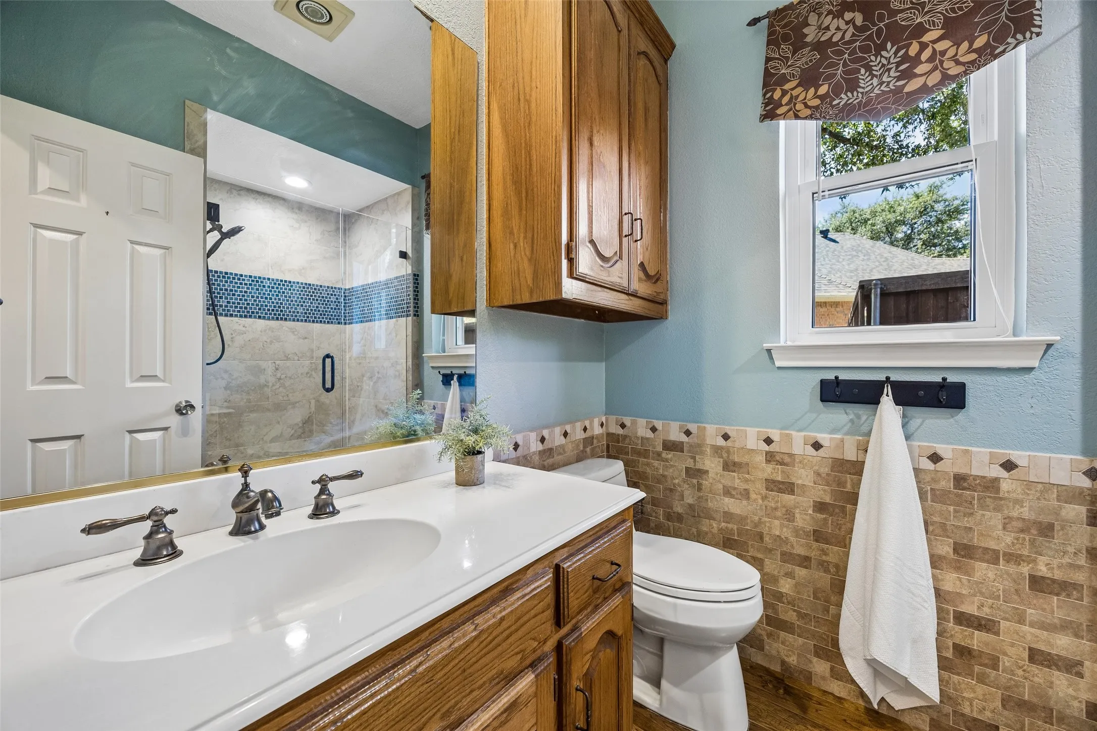 Single Family Residence For Sale in Dallas County , 5905 Indian Hills Drive, Garland, Texas 75044, 4 Bedroom, 3 Bathroom, 2 Garage spaces, 2,272 Sqft, built in 1986, mls#21373510, Real Estate Agent in Garland, Homes For Sale in Dallas county, Homes For Sale in Garland, Realtor in Garland Texas, Real Estate Brokerage Independent Realty Texas, Luminita Cordes Realtor