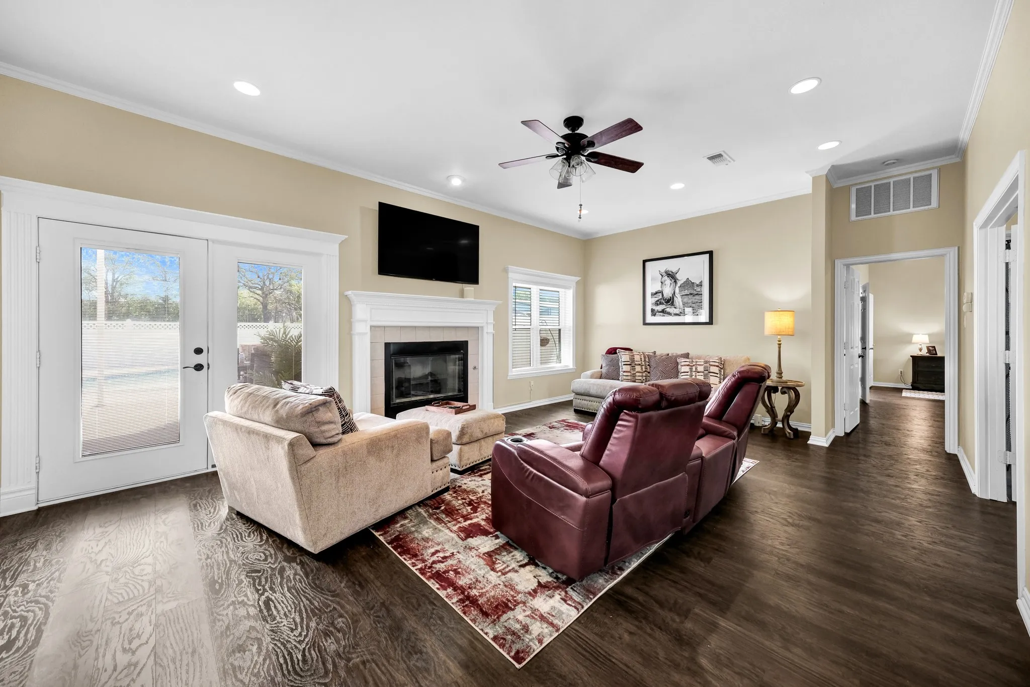 Single Family Residence For Rent in Parker County , 288 Mcvoid Road, Springtown, Texas 76082, 5 Bedroom, 4 Bathroom, 2 Garage spaces, 2,824 Sqft, built in 2000, mls#21367638, Real Estate Agent in Springtown, Homes For Rent in Parker county, Homes For Rent in Springtown, Realtor in Springtown Texas, Real Estate Brokerage Independent Realty Texas, Luminita Cordes Realtor