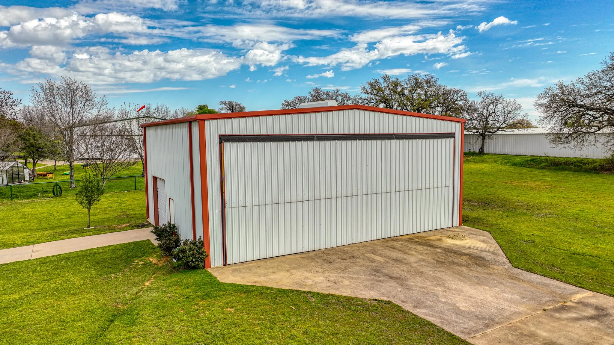 Single Family Residence For Rent in Parker County , 288 Mcvoid Road, Springtown, Texas 76082, 5 Bedroom, 4 Bathroom, 2 Garage spaces, 2,824 Sqft, built in 2000, mls#21367638, Real Estate Agent in Springtown, Homes For Rent in Parker county, Homes For Rent in Springtown, Realtor in Springtown Texas, Real Estate Brokerage Independent Realty Texas, Luminita Cordes Realtor