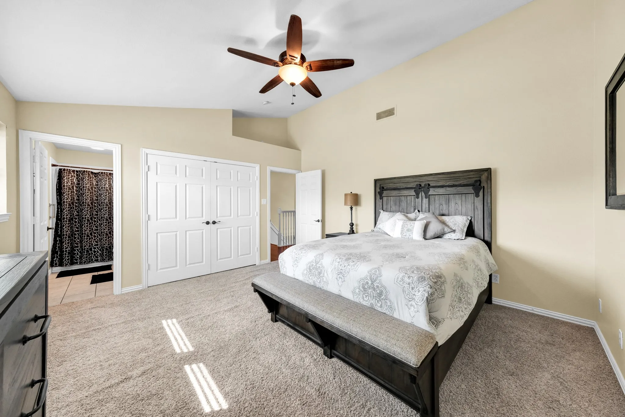 Single Family Residence For Rent in Parker County , 288 Mcvoid Road, Springtown, Texas 76082, 5 Bedroom, 4 Bathroom, 2 Garage spaces, 2,824 Sqft, built in 2000, mls#21367638, Real Estate Agent in Springtown, Homes For Rent in Parker county, Homes For Rent in Springtown, Realtor in Springtown Texas, Real Estate Brokerage Independent Realty Texas, Luminita Cordes Realtor