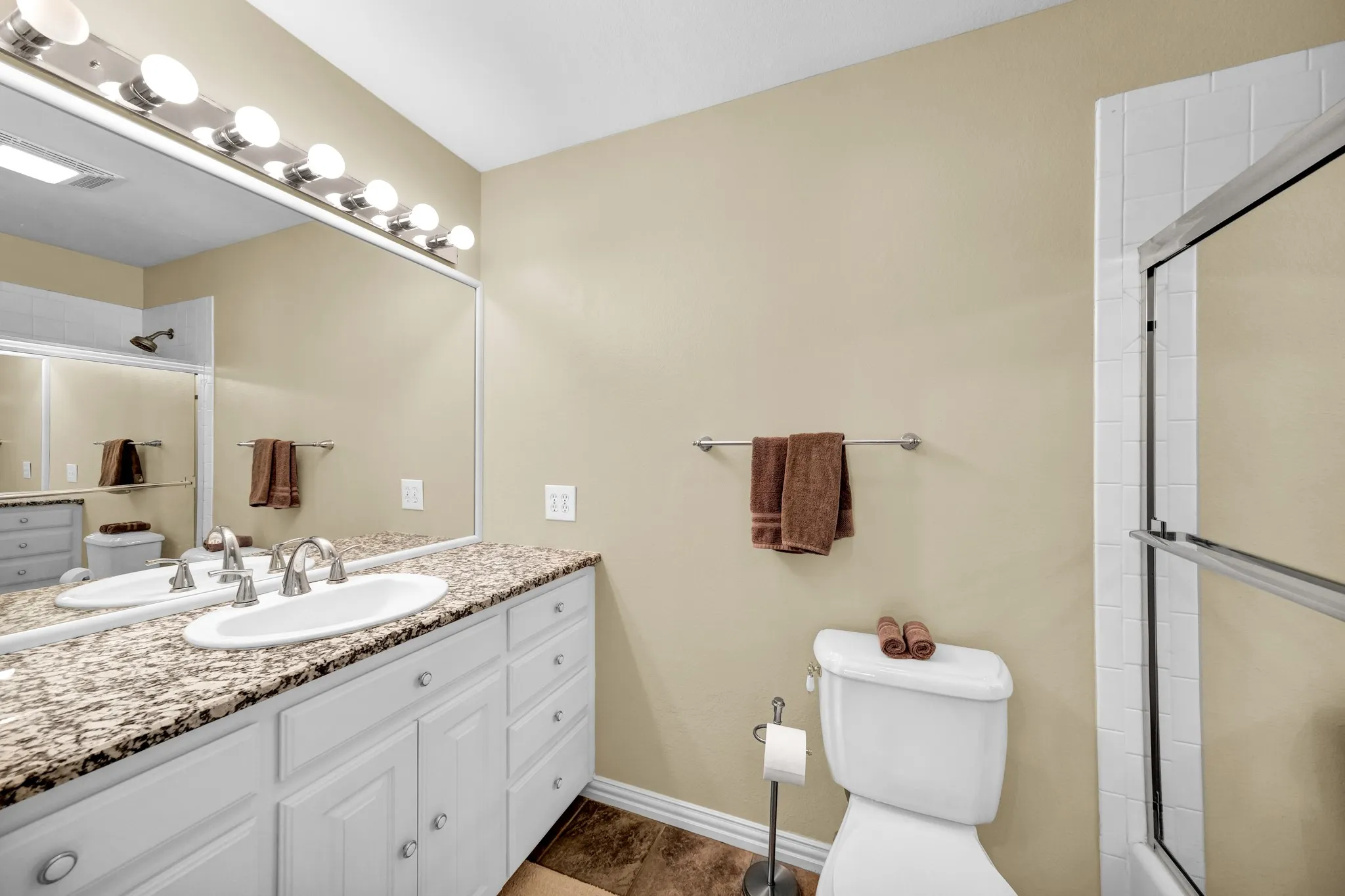 Single Family Residence For Rent in Parker County , 288 Mcvoid Road, Springtown, Texas 76082, 5 Bedroom, 4 Bathroom, 2 Garage spaces, 2,824 Sqft, built in 2000, mls#21367638, Real Estate Agent in Springtown, Homes For Rent in Parker county, Homes For Rent in Springtown, Realtor in Springtown Texas, Real Estate Brokerage Independent Realty Texas, Luminita Cordes Realtor