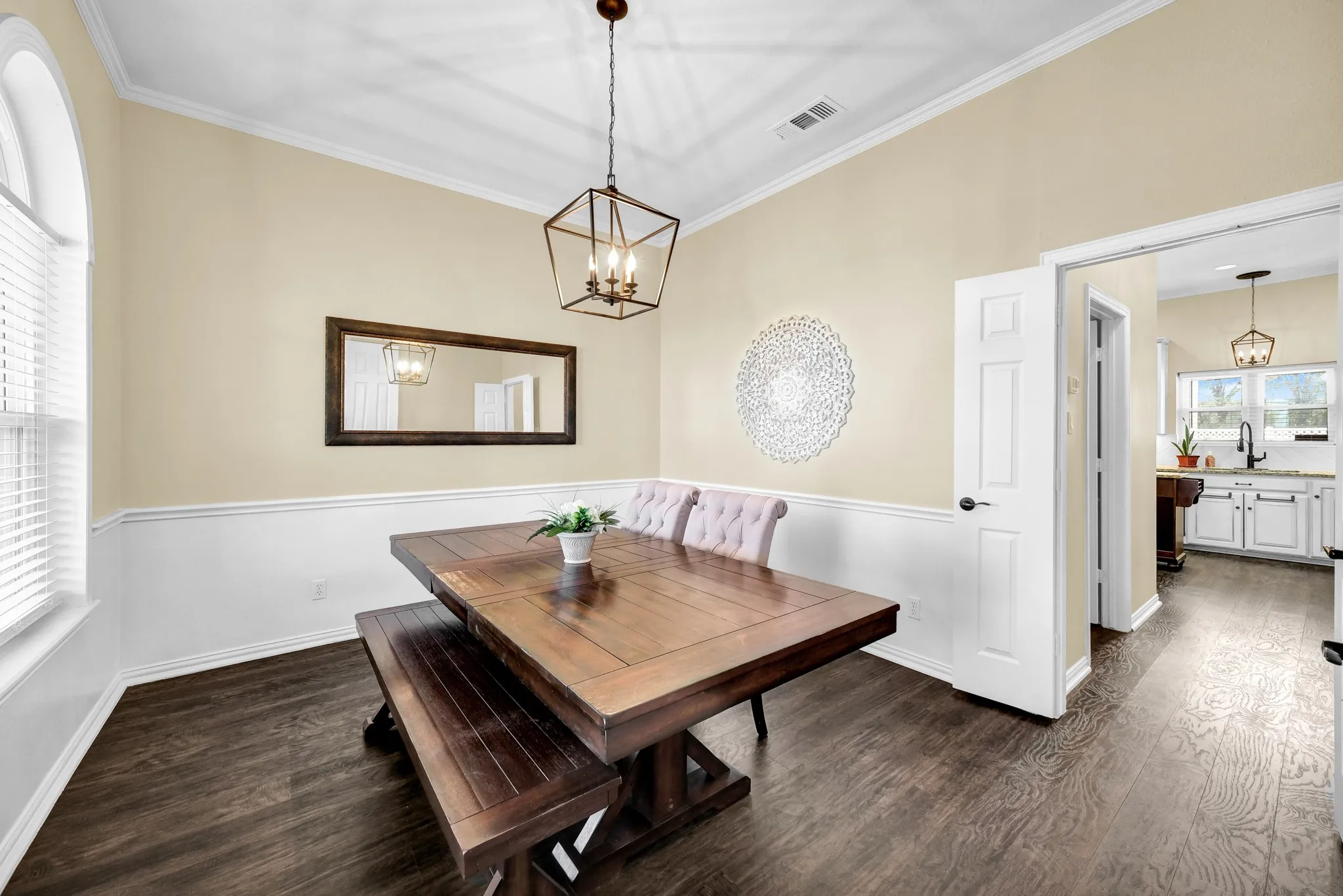 Single Family Residence For Rent in Parker County , 288 Mcvoid Road, Springtown, Texas 76082, 5 Bedroom, 4 Bathroom, 2 Garage spaces, 2,824 Sqft, built in 2000, mls#21367638, Real Estate Agent in Springtown, Homes For Rent in Parker county, Homes For Rent in Springtown, Realtor in Springtown Texas, Real Estate Brokerage Independent Realty Texas, Luminita Cordes Realtor