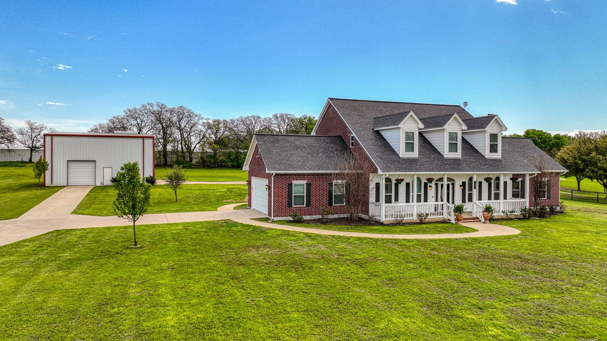 Single Family Residence For Rent in Parker County , 288 Mcvoid Road, Springtown, Texas 76082, 5 Bedroom, 4 Bathroom, 2 Garage spaces, 2,824 Sqft, built in 2000, mls#21367638, Real Estate Agent in Springtown, Homes For Rent in Parker county, Homes For Rent in Springtown, Realtor in Springtown Texas, Real Estate Brokerage Independent Realty Texas, Luminita Cordes Realtor