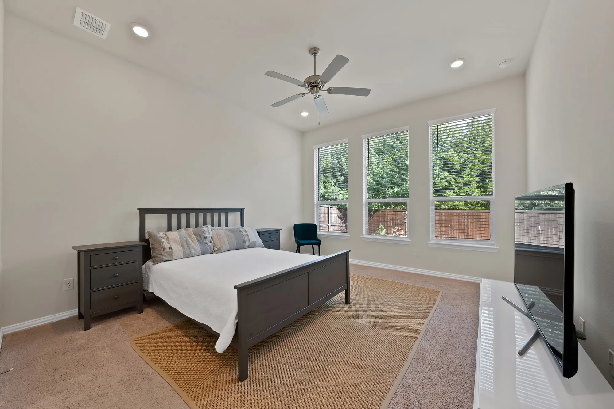 Single Family Residence For Rent in Dallas County , 1622 Hope Lane, Garland, Texas 75040, 4 Bedroom, 4 Bathroom, 2 Garage spaces, 3,549 Sqft, built in 2020, mls#21375674, Real Estate Agent in Garland, Homes For Rent in Dallas county, Homes For Rent in Garland, Realtor in Garland Texas, Real Estate Brokerage Independent Realty Texas, Luminita Cordes Realtor