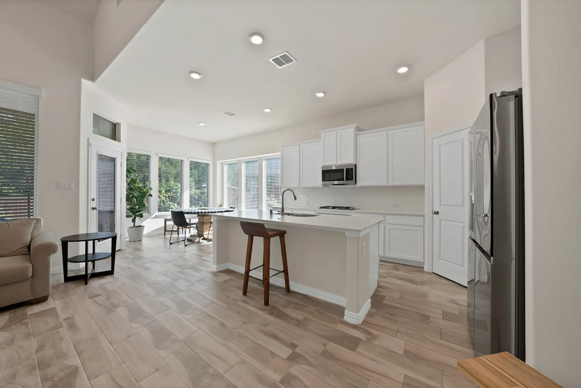 Single Family Residence For Rent in Dallas County , 1622 Hope Lane, Garland, Texas 75040, 4 Bedroom, 4 Bathroom, 2 Garage spaces, 3,549 Sqft, built in 2020, mls#21375674, Real Estate Agent in Garland, Homes For Rent in Dallas county, Homes For Rent in Garland, Realtor in Garland Texas, Real Estate Brokerage Independent Realty Texas, Luminita Cordes Realtor