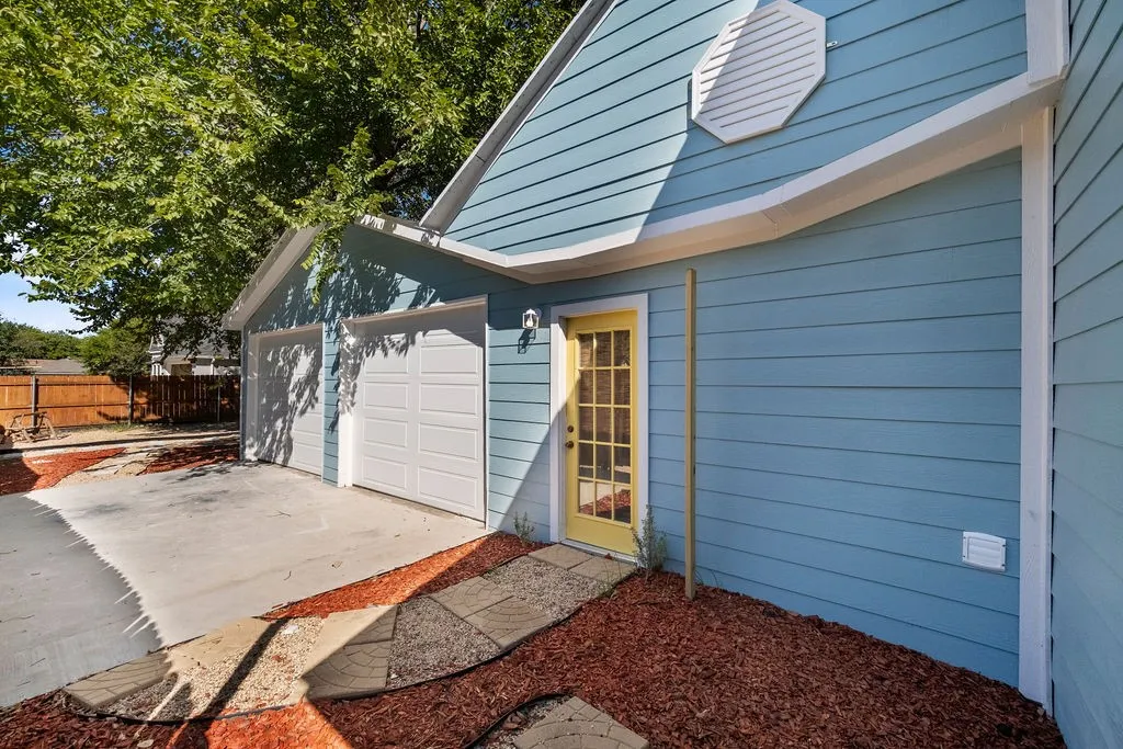 Single Family Residence For Sale in Collin County , 1002 New Street, Mc Kinney, Texas 75069, 4 Bedroom, 3 Bathroom, 2 Garage spaces, 1,703 Sqft, built in 1953, mls#21371313, Real Estate Agent in Mc Kinney, Homes For Sale in Collin county, Homes For Sale in Mc Kinney, Realtor in Mc Kinney Texas, Real Estate Brokerage Independent Realty Texas, Luminita Cordes Realtor