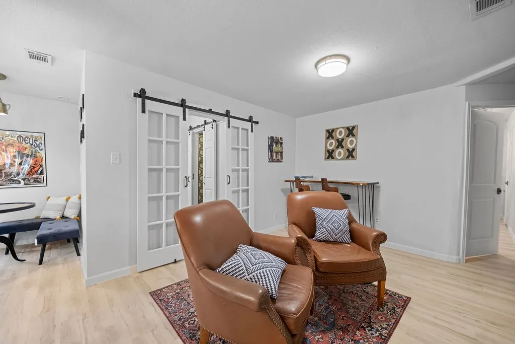 Single Family Residence For Sale in Collin County , 1002 New Street, Mc Kinney, Texas 75069, 4 Bedroom, 3 Bathroom, 2 Garage spaces, 1,703 Sqft, built in 1953, mls#21371313, Real Estate Agent in Mc Kinney, Homes For Sale in Collin county, Homes For Sale in Mc Kinney, Realtor in Mc Kinney Texas, Real Estate Brokerage Independent Realty Texas, Luminita Cordes Realtor