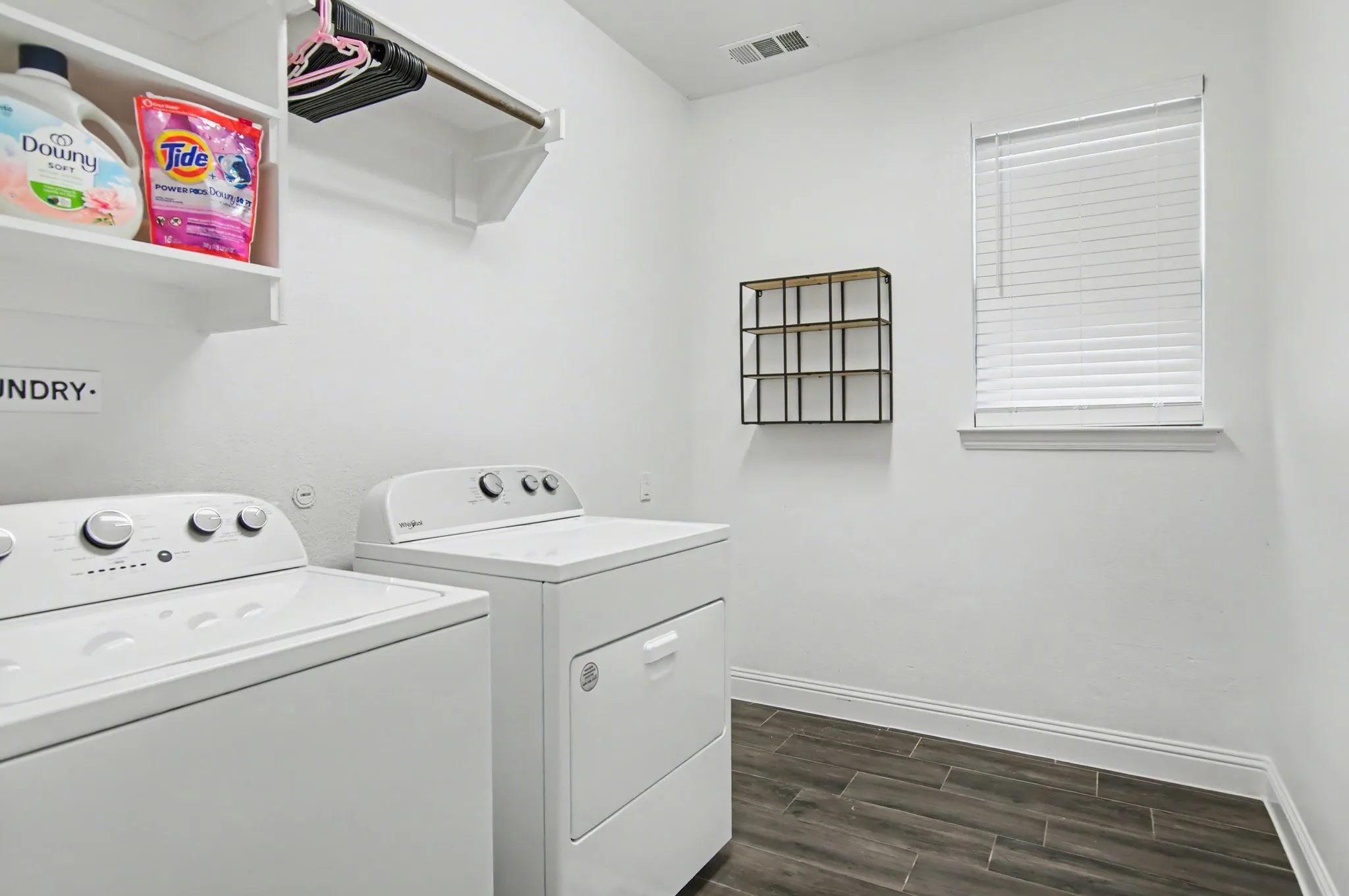 Single Family Residence For Sale in Tarrant County , 5621 Salt Springs Drive, Fort Worth, Texas 76179, 4 Bedroom, 4 Bathroom, 2 Garage spaces, 3,306 Sqft, built in 2020, mls#21374733, Real Estate Agent in Fort Worth, Homes For Sale in Tarrant county, Homes For Sale in Fort Worth, Realtor in Fort Worth Texas, Real Estate Brokerage Independent Realty Texas, Luminita Cordes Realtor
