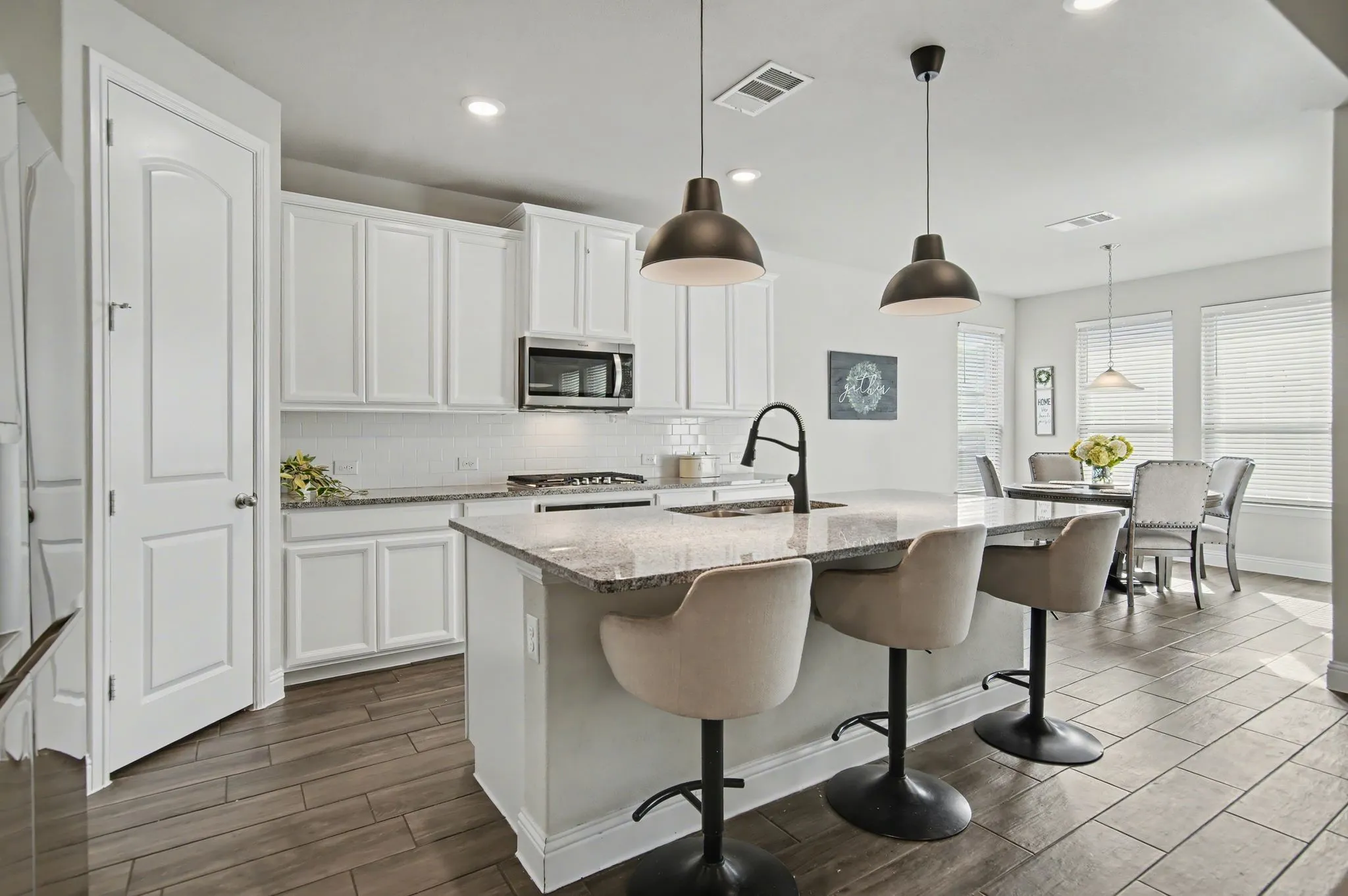 Single Family Residence For Sale in Tarrant County , 5621 Salt Springs Drive, Fort Worth, Texas 76179, 4 Bedroom, 4 Bathroom, 2 Garage spaces, 3,306 Sqft, built in 2020, mls#21374733, Real Estate Agent in Fort Worth, Homes For Sale in Tarrant county, Homes For Sale in Fort Worth, Realtor in Fort Worth Texas, Real Estate Brokerage Independent Realty Texas, Luminita Cordes Realtor