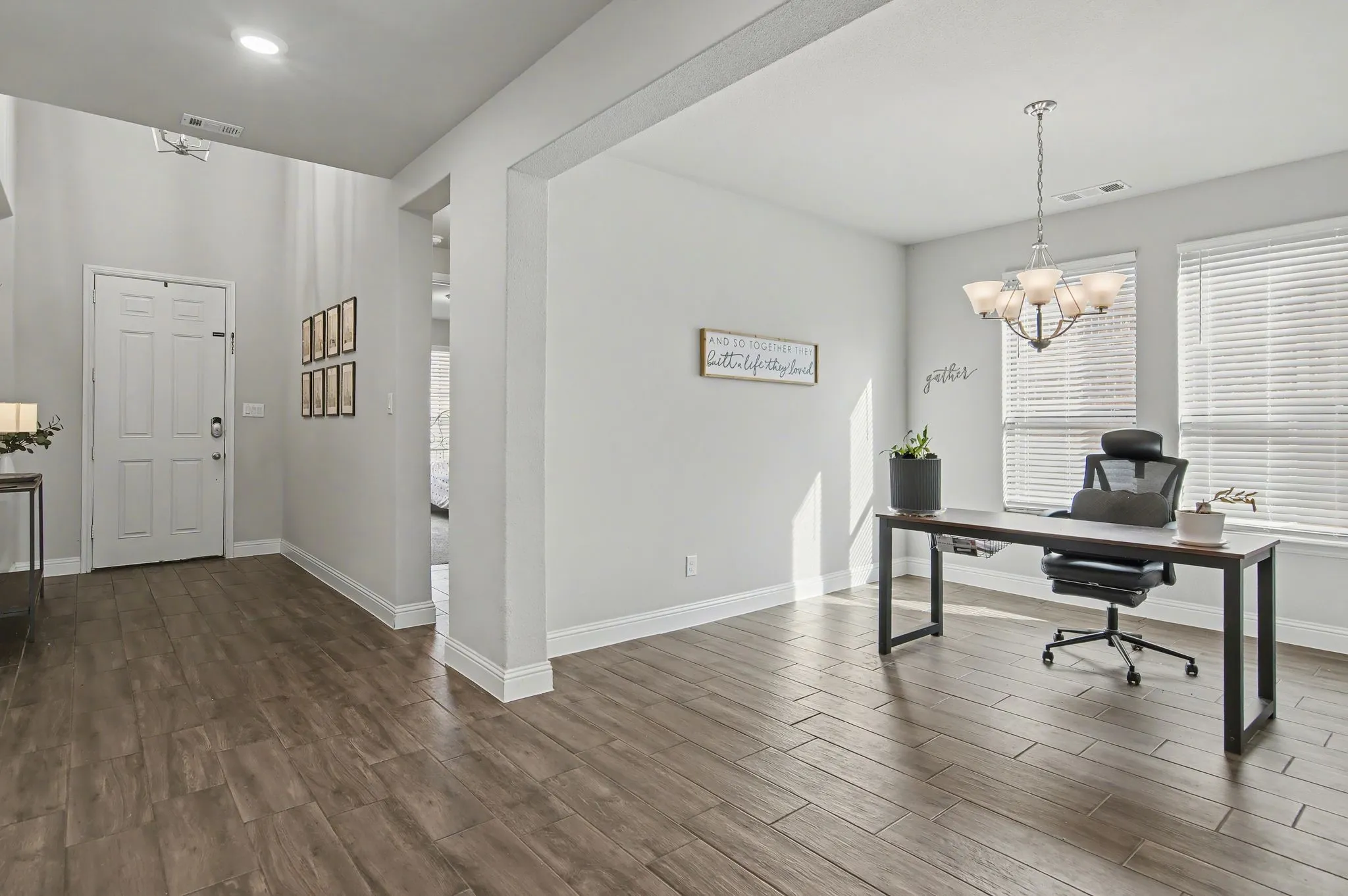 Single Family Residence For Sale in Tarrant County , 5621 Salt Springs Drive, Fort Worth, Texas 76179, 4 Bedroom, 4 Bathroom, 2 Garage spaces, 3,306 Sqft, built in 2020, mls#21374733, Real Estate Agent in Fort Worth, Homes For Sale in Tarrant county, Homes For Sale in Fort Worth, Realtor in Fort Worth Texas, Real Estate Brokerage Independent Realty Texas, Luminita Cordes Realtor