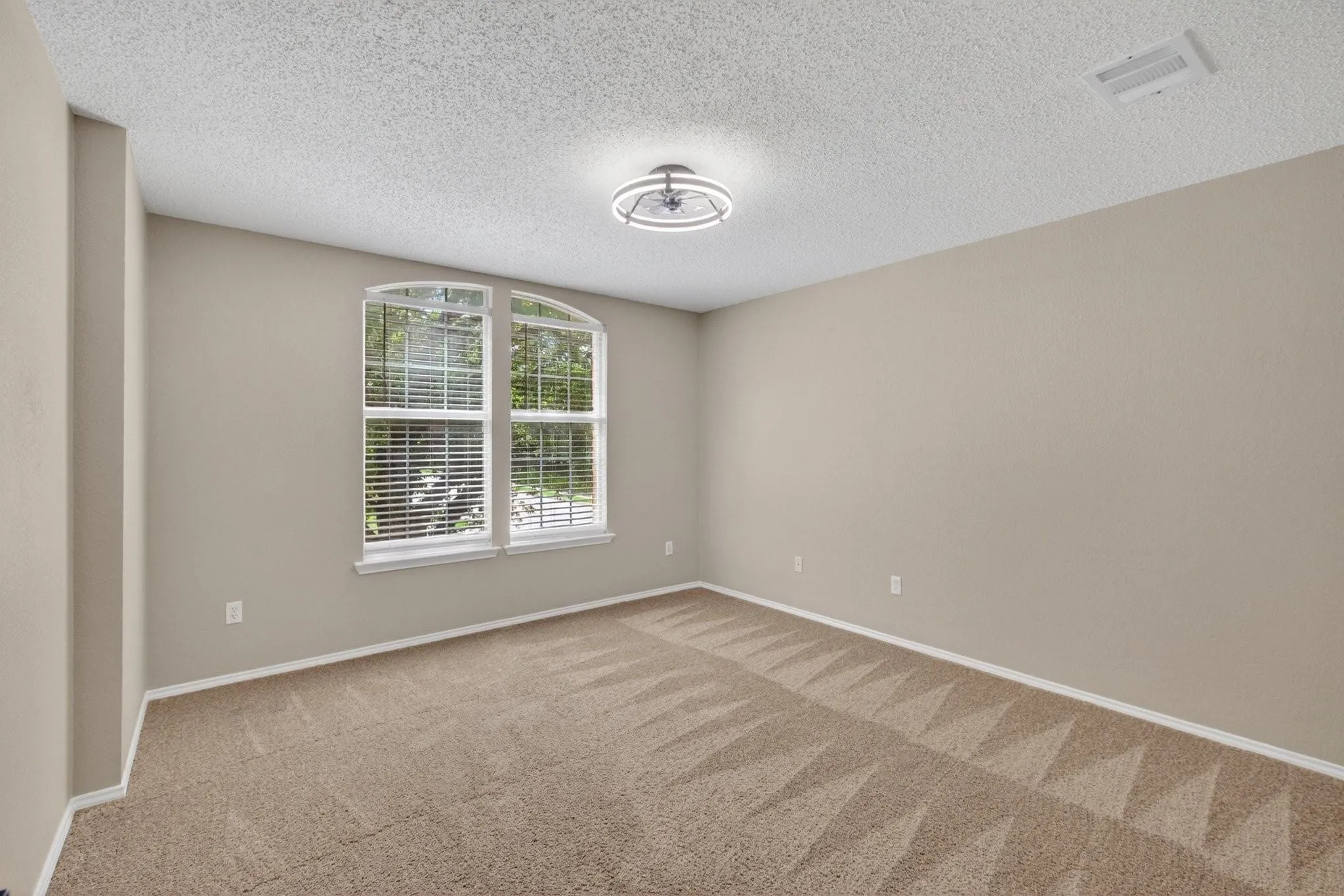 Single Family Residence For Rent in Denton County , 1032 Sugarberry Lane, Flower Mound, Texas 75028, 4 Bedroom, 3 Bathroom, 2 Garage spaces, 2,799 Sqft, built in 1994, mls#21375824, Real Estate Agent in Flower Mound, Homes For Rent in Denton county, Homes For Rent in Flower Mound, Realtor in Flower Mound Texas, Real Estate Brokerage Independent Realty Texas, Luminita Cordes Realtor