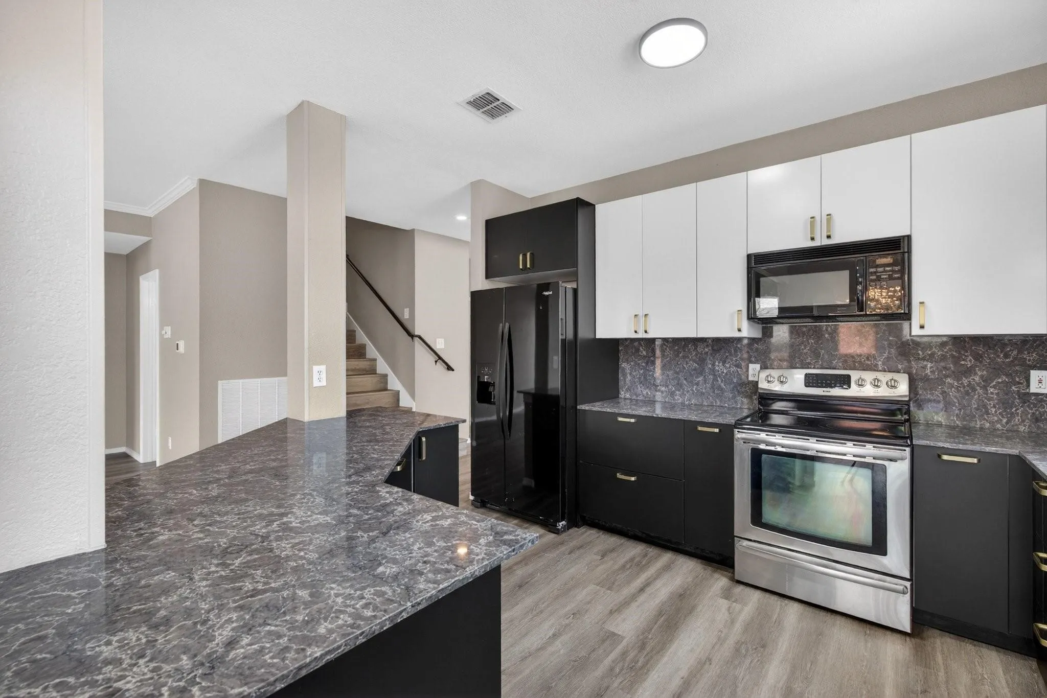 Single Family Residence For Rent in Denton County , 1032 Sugarberry Lane, Flower Mound, Texas 75028, 4 Bedroom, 3 Bathroom, 2 Garage spaces, 2,799 Sqft, built in 1994, mls#21375824, Real Estate Agent in Flower Mound, Homes For Rent in Denton county, Homes For Rent in Flower Mound, Realtor in Flower Mound Texas, Real Estate Brokerage Independent Realty Texas, Luminita Cordes Realtor