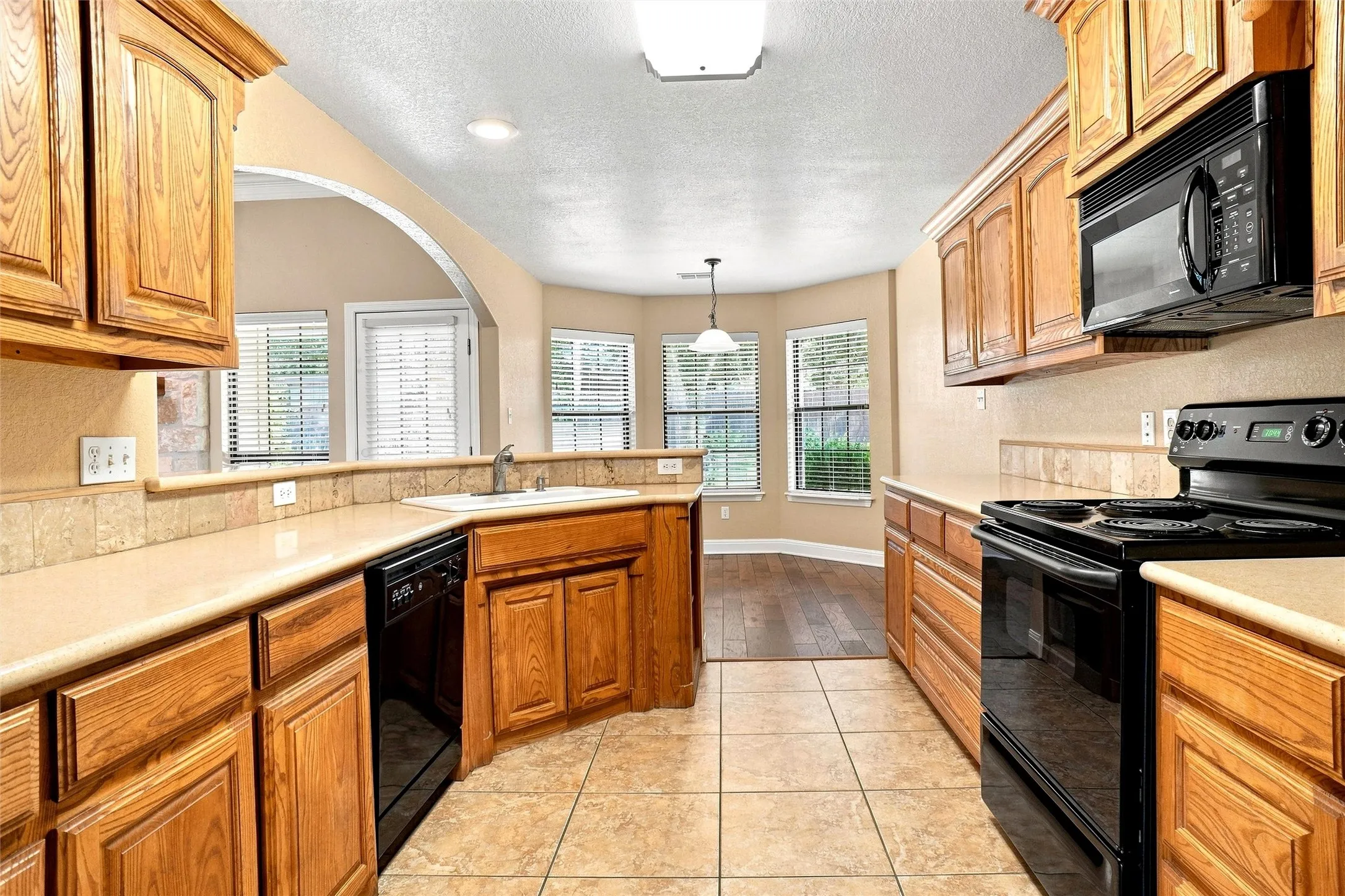 Single Family Residence For Sale in Wise County , 2105 Fair Oaks Drive, Bridgeport, Texas 76426, 3 Bedroom, 2 Bathroom, 2 Garage spaces, 1,637 Sqft, built in 2005, mls#21375012, Real Estate Agent in Bridgeport, Homes For Sale in Wise county, Homes For Sale in Bridgeport, Realtor in Bridgeport Texas, Real Estate Brokerage Independent Realty Texas, Luminita Cordes Realtor
