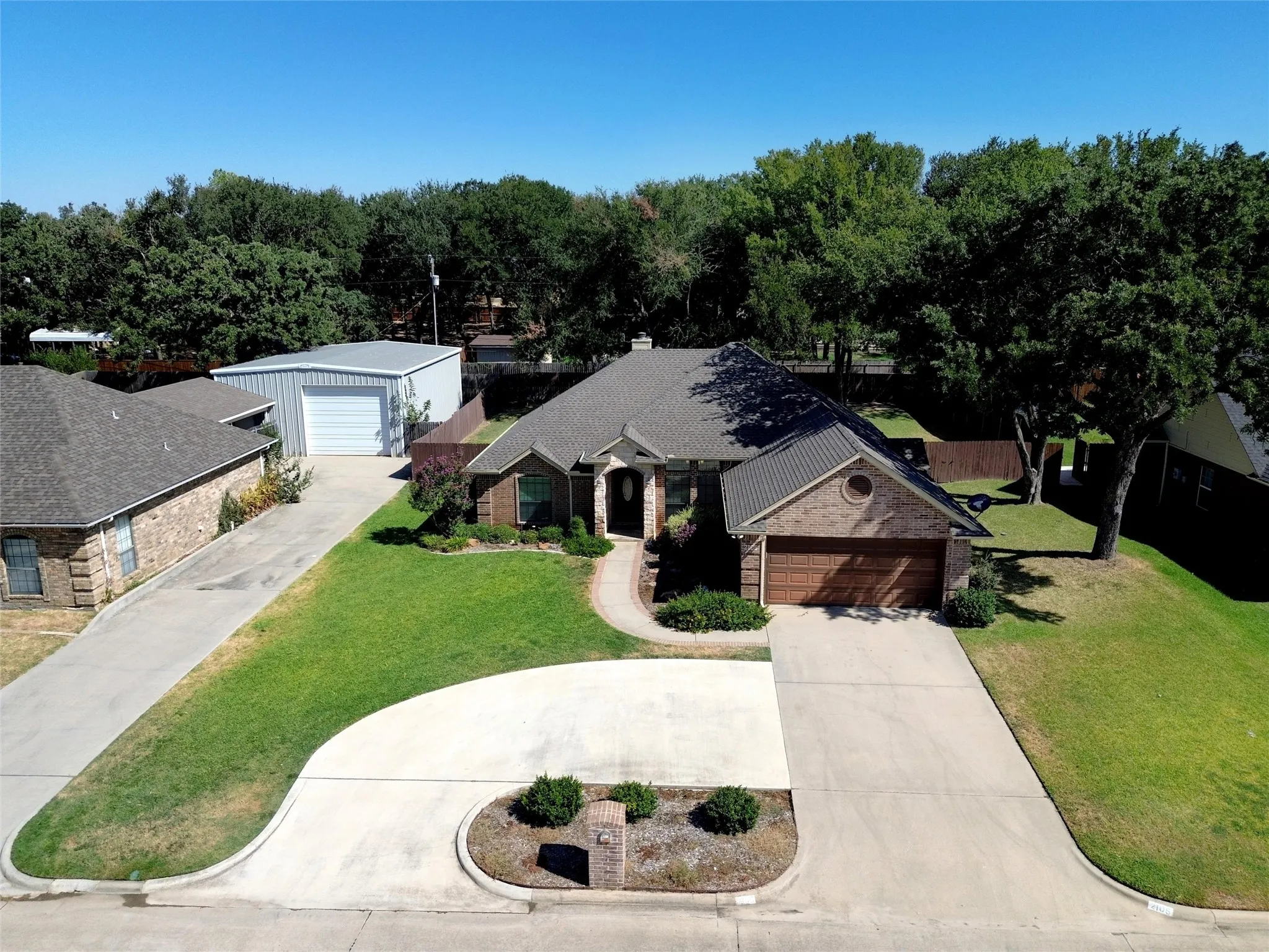 Single Family Residence For Sale in Wise County , 2105 Fair Oaks Drive, Bridgeport, Texas 76426, 3 Bedroom, 2 Bathroom, 2 Garage spaces, 1,637 Sqft, built in 2005, mls#21375012, Real Estate Agent in Bridgeport, Homes For Sale in Wise county, Homes For Sale in Bridgeport, Realtor in Bridgeport Texas, Real Estate Brokerage Independent Realty Texas, Luminita Cordes Realtor
