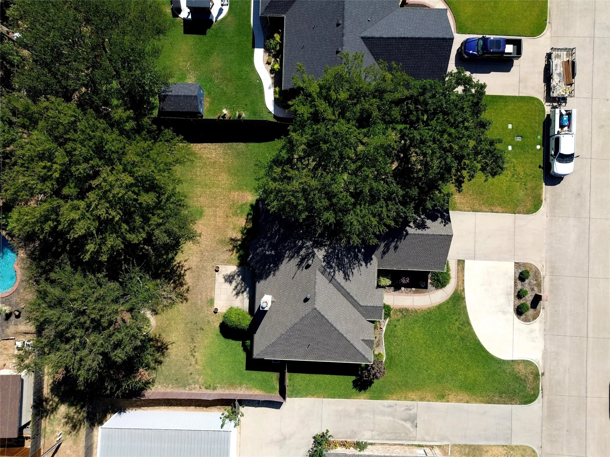 Single Family Residence For Sale in Wise County , 2105 Fair Oaks Drive, Bridgeport, Texas 76426, 3 Bedroom, 2 Bathroom, 2 Garage spaces, 1,637 Sqft, built in 2005, mls#21375012, Real Estate Agent in Bridgeport, Homes For Sale in Wise county, Homes For Sale in Bridgeport, Realtor in Bridgeport Texas, Real Estate Brokerage Independent Realty Texas, Luminita Cordes Realtor