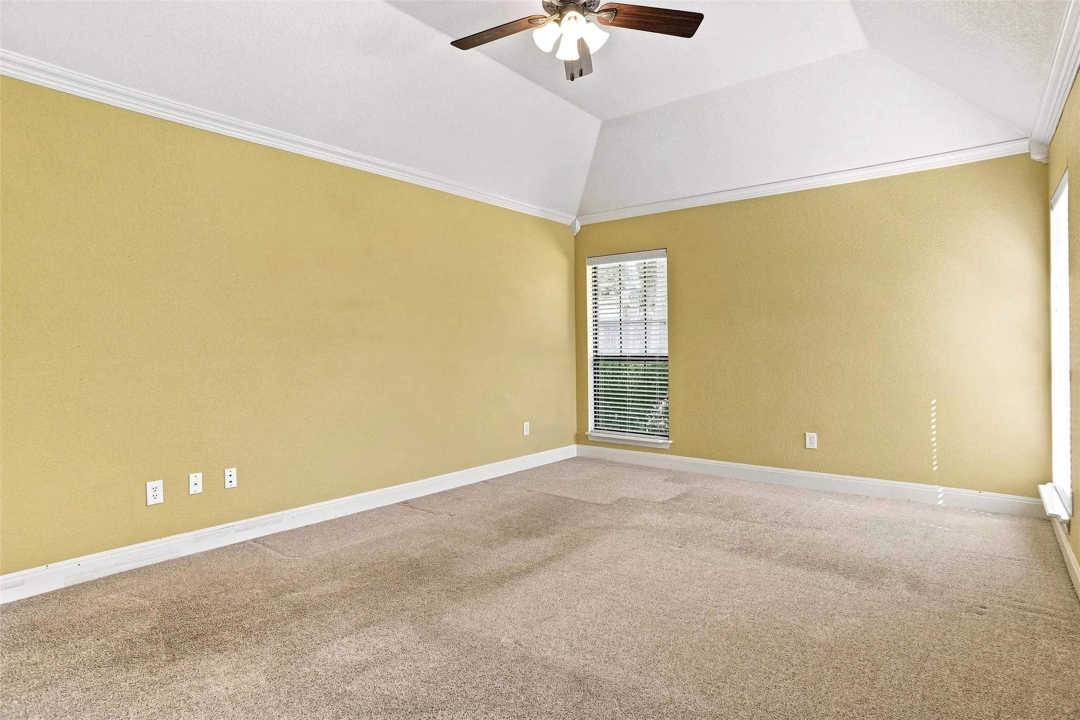Single Family Residence For Sale in Wise County , 2105 Fair Oaks Drive, Bridgeport, Texas 76426, 3 Bedroom, 2 Bathroom, 2 Garage spaces, 1,637 Sqft, built in 2005, mls#21375012, Real Estate Agent in Bridgeport, Homes For Sale in Wise county, Homes For Sale in Bridgeport, Realtor in Bridgeport Texas, Real Estate Brokerage Independent Realty Texas, Luminita Cordes Realtor