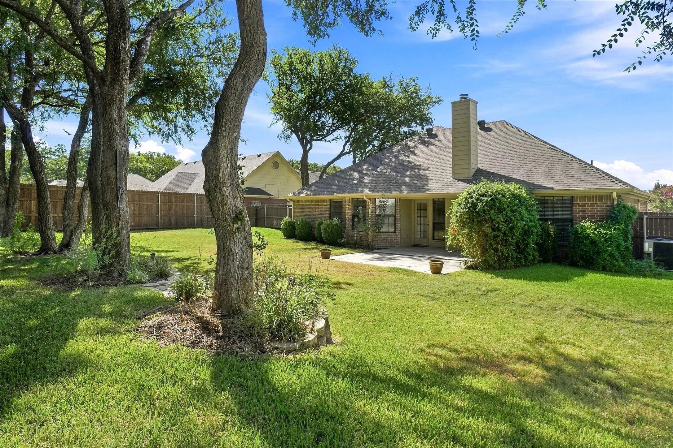 Single Family Residence For Sale in Wise County , 2105 Fair Oaks Drive, Bridgeport, Texas 76426, 3 Bedroom, 2 Bathroom, 2 Garage spaces, 1,637 Sqft, built in 2005, mls#21375012, Real Estate Agent in Bridgeport, Homes For Sale in Wise county, Homes For Sale in Bridgeport, Realtor in Bridgeport Texas, Real Estate Brokerage Independent Realty Texas, Luminita Cordes Realtor