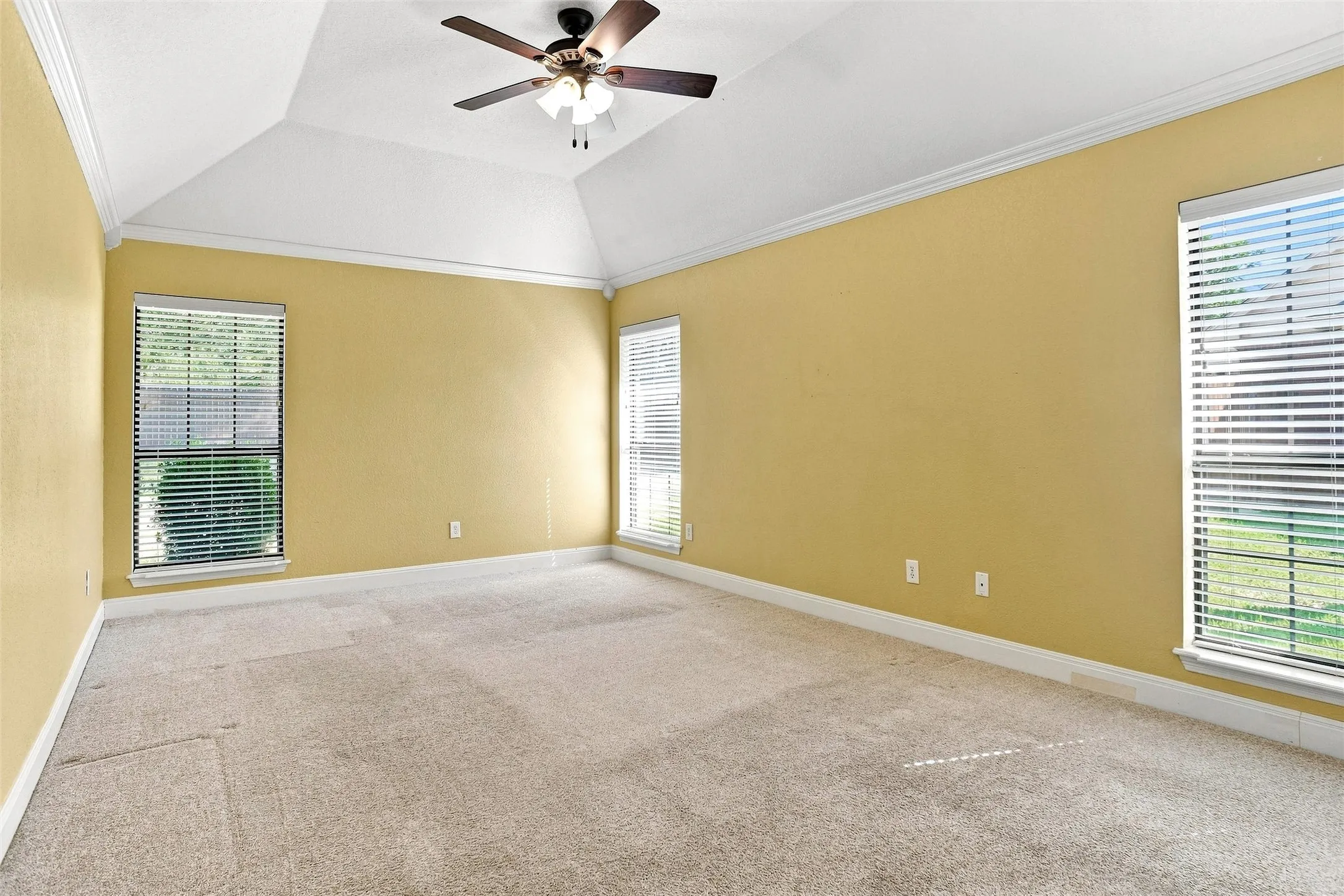 Single Family Residence For Sale in Wise County , 2105 Fair Oaks Drive, Bridgeport, Texas 76426, 3 Bedroom, 2 Bathroom, 2 Garage spaces, 1,637 Sqft, built in 2005, mls#21375012, Real Estate Agent in Bridgeport, Homes For Sale in Wise county, Homes For Sale in Bridgeport, Realtor in Bridgeport Texas, Real Estate Brokerage Independent Realty Texas, Luminita Cordes Realtor