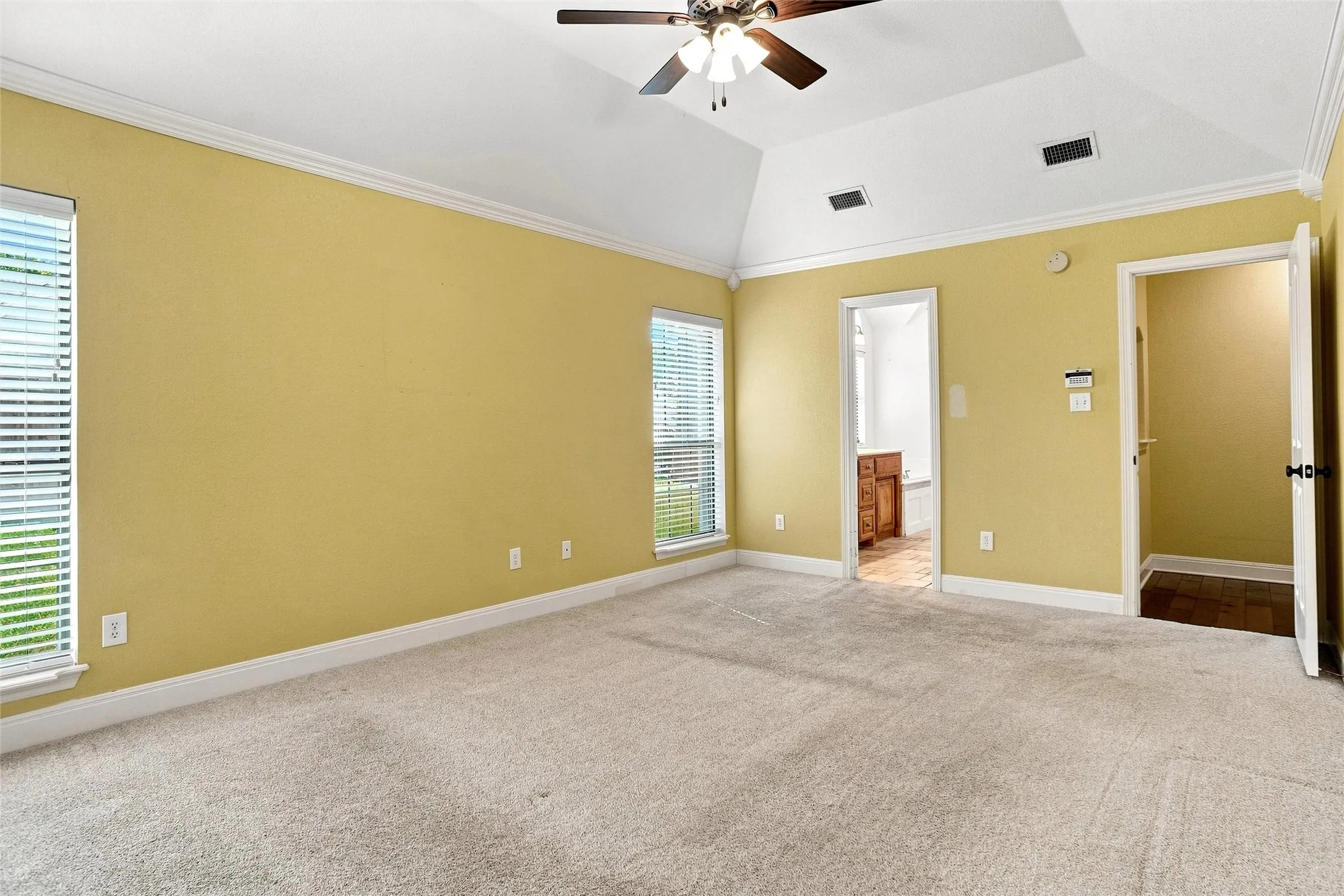 Single Family Residence For Sale in Wise County , 2105 Fair Oaks Drive, Bridgeport, Texas 76426, 3 Bedroom, 2 Bathroom, 2 Garage spaces, 1,637 Sqft, built in 2005, mls#21375012, Real Estate Agent in Bridgeport, Homes For Sale in Wise county, Homes For Sale in Bridgeport, Realtor in Bridgeport Texas, Real Estate Brokerage Independent Realty Texas, Luminita Cordes Realtor