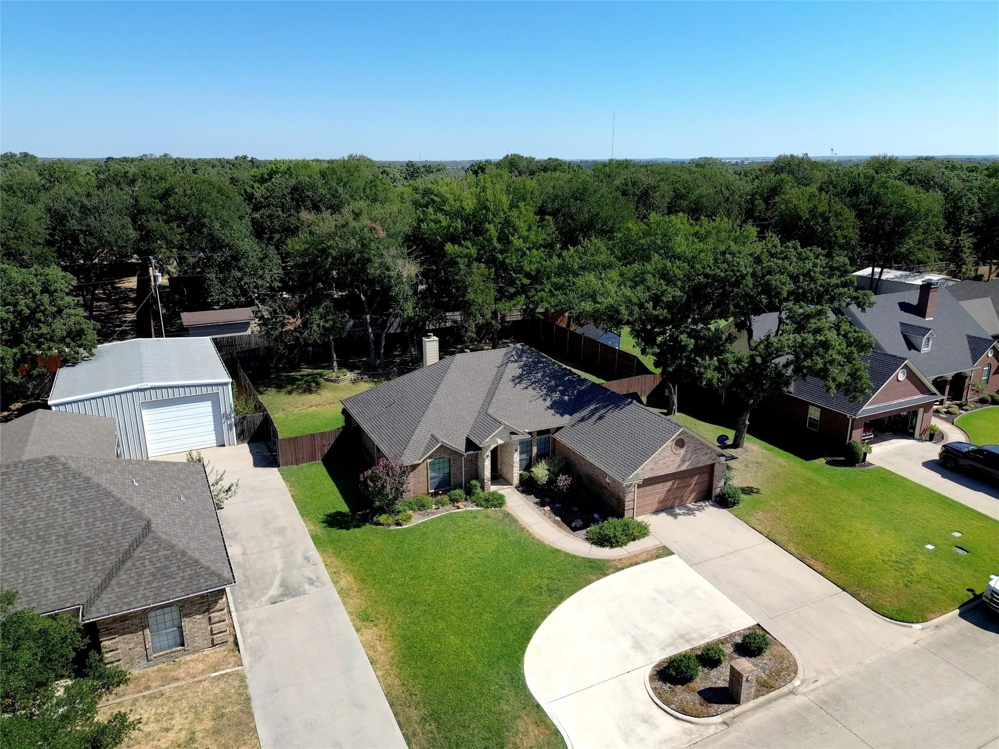 Single Family Residence For Sale in Wise County , 2105 Fair Oaks Drive, Bridgeport, Texas 76426, 3 Bedroom, 2 Bathroom, 2 Garage spaces, 1,637 Sqft, built in 2005, mls#21375012, Real Estate Agent in Bridgeport, Homes For Sale in Wise county, Homes For Sale in Bridgeport, Realtor in Bridgeport Texas, Real Estate Brokerage Independent Realty Texas, Luminita Cordes Realtor