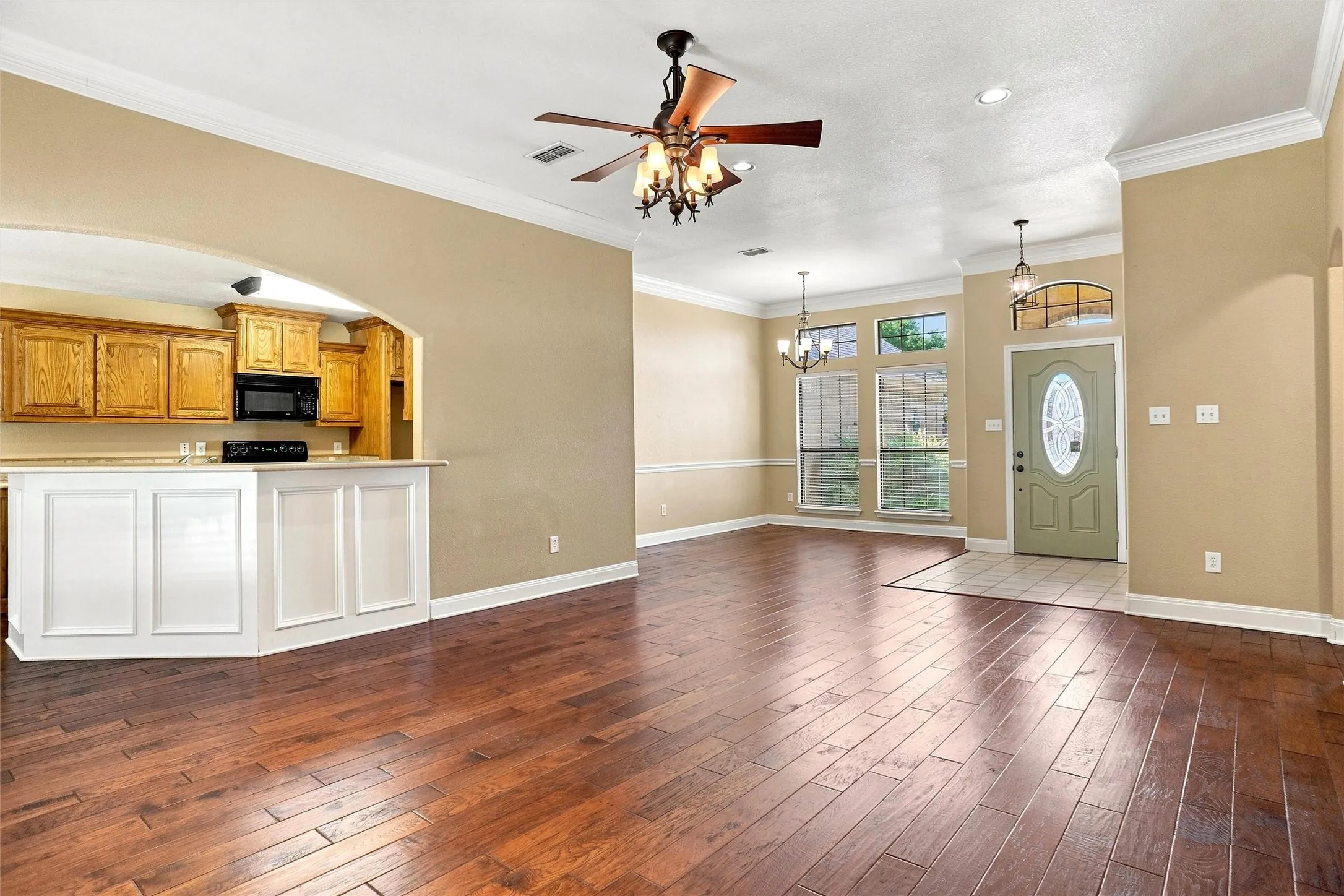 Single Family Residence For Sale in Wise County , 2105 Fair Oaks Drive, Bridgeport, Texas 76426, 3 Bedroom, 2 Bathroom, 2 Garage spaces, 1,637 Sqft, built in 2005, mls#21375012, Real Estate Agent in Bridgeport, Homes For Sale in Wise county, Homes For Sale in Bridgeport, Realtor in Bridgeport Texas, Real Estate Brokerage Independent Realty Texas, Luminita Cordes Realtor