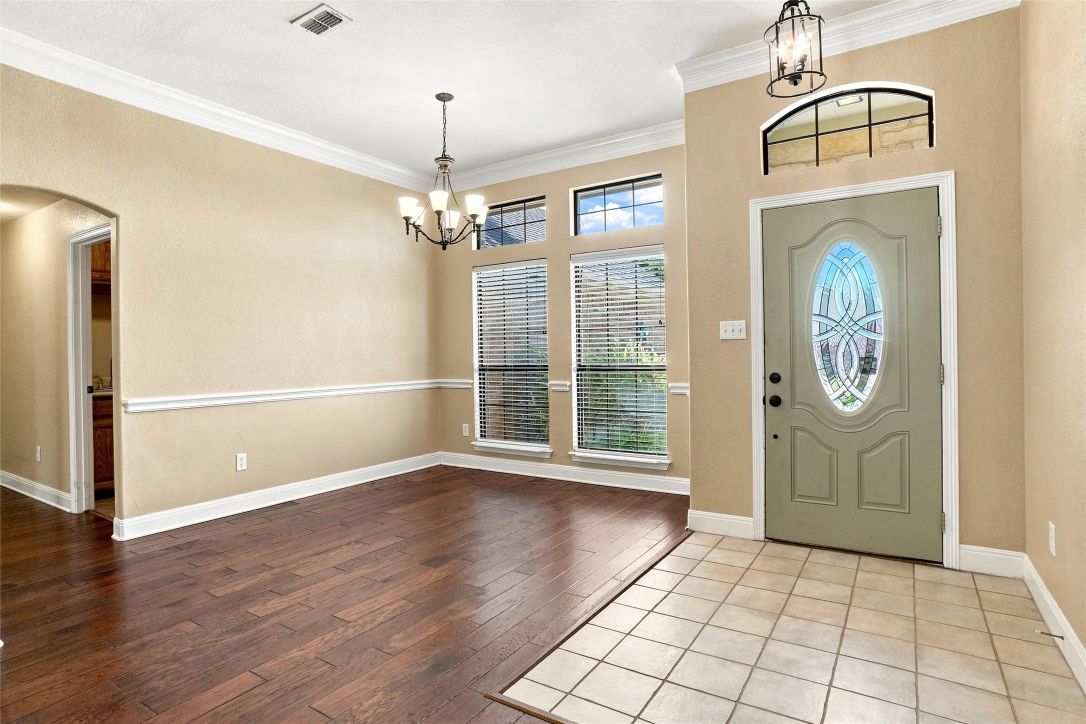 Single Family Residence For Sale in Wise County , 2105 Fair Oaks Drive, Bridgeport, Texas 76426, 3 Bedroom, 2 Bathroom, 2 Garage spaces, 1,637 Sqft, built in 2005, mls#21375012, Real Estate Agent in Bridgeport, Homes For Sale in Wise county, Homes For Sale in Bridgeport, Realtor in Bridgeport Texas, Real Estate Brokerage Independent Realty Texas, Luminita Cordes Realtor