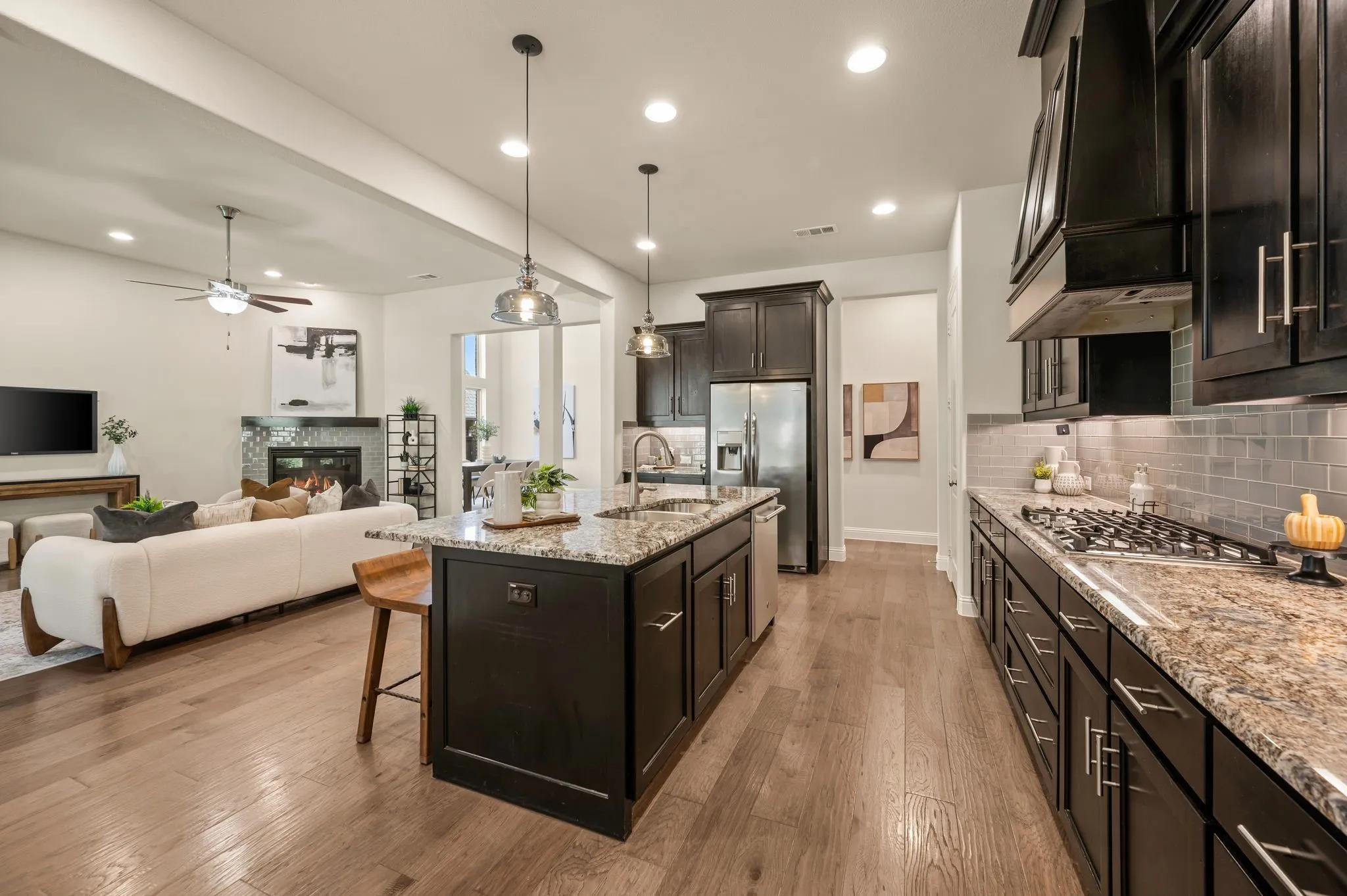 Single Family Residence For Sale in Tarrant County , 4116 Petrus Boulevard, Colleyville, Texas 76034, 4 Bedroom, 5 Bathroom, 3 Garage spaces, 4,274 Sqft, built in 2018, mls#21368302, Real Estate Agent in Colleyville, Homes For Sale in Tarrant county, Homes For Sale in Colleyville, Realtor in Colleyville Texas, Real Estate Brokerage Independent Realty Texas, Luminita Cordes Realtor