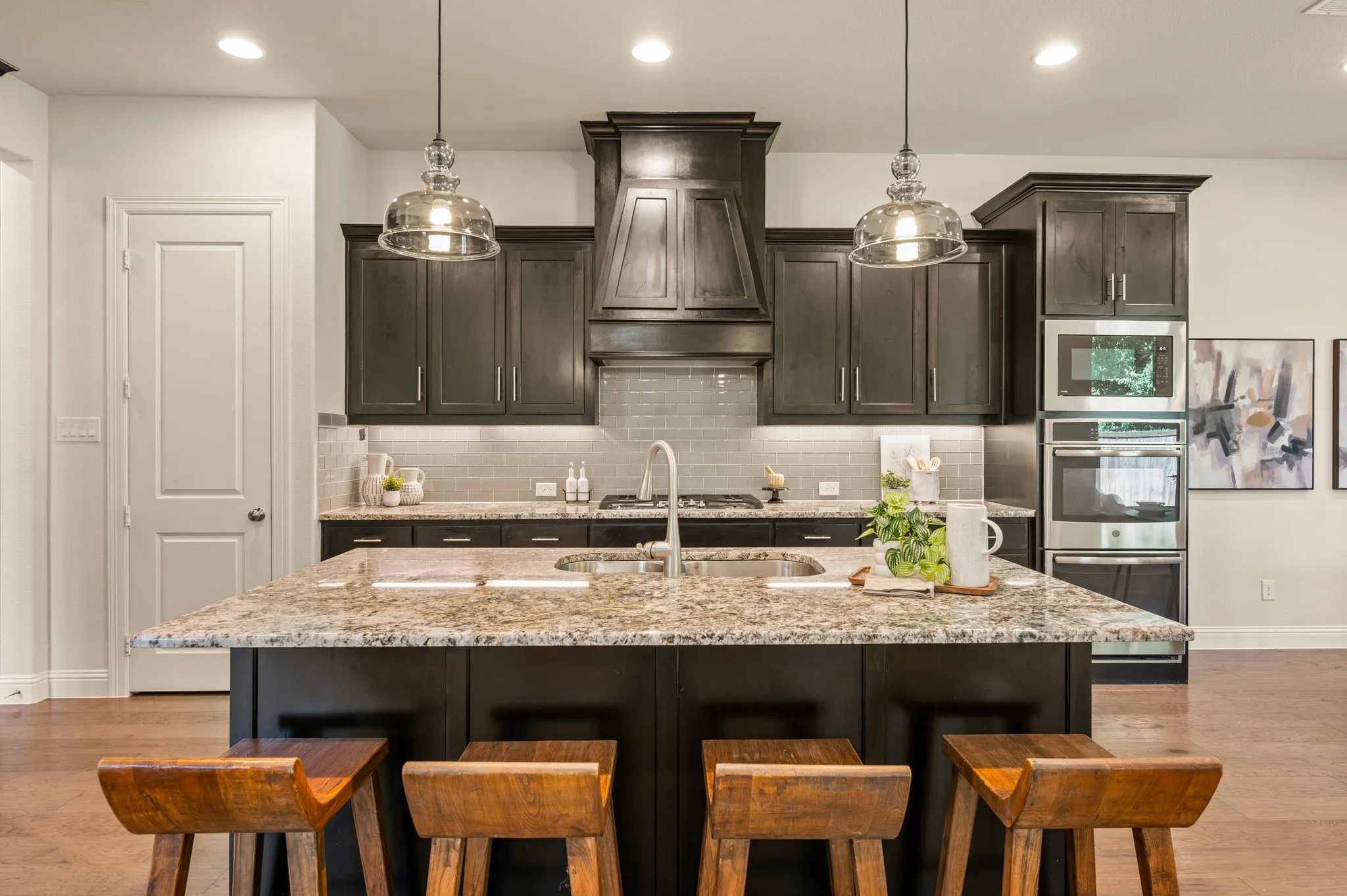 Single Family Residence For Sale in Tarrant County , 4116 Petrus Boulevard, Colleyville, Texas 76034, 4 Bedroom, 5 Bathroom, 3 Garage spaces, 4,274 Sqft, built in 2018, mls#21368302, Real Estate Agent in Colleyville, Homes For Sale in Tarrant county, Homes For Sale in Colleyville, Realtor in Colleyville Texas, Real Estate Brokerage Independent Realty Texas, Luminita Cordes Realtor