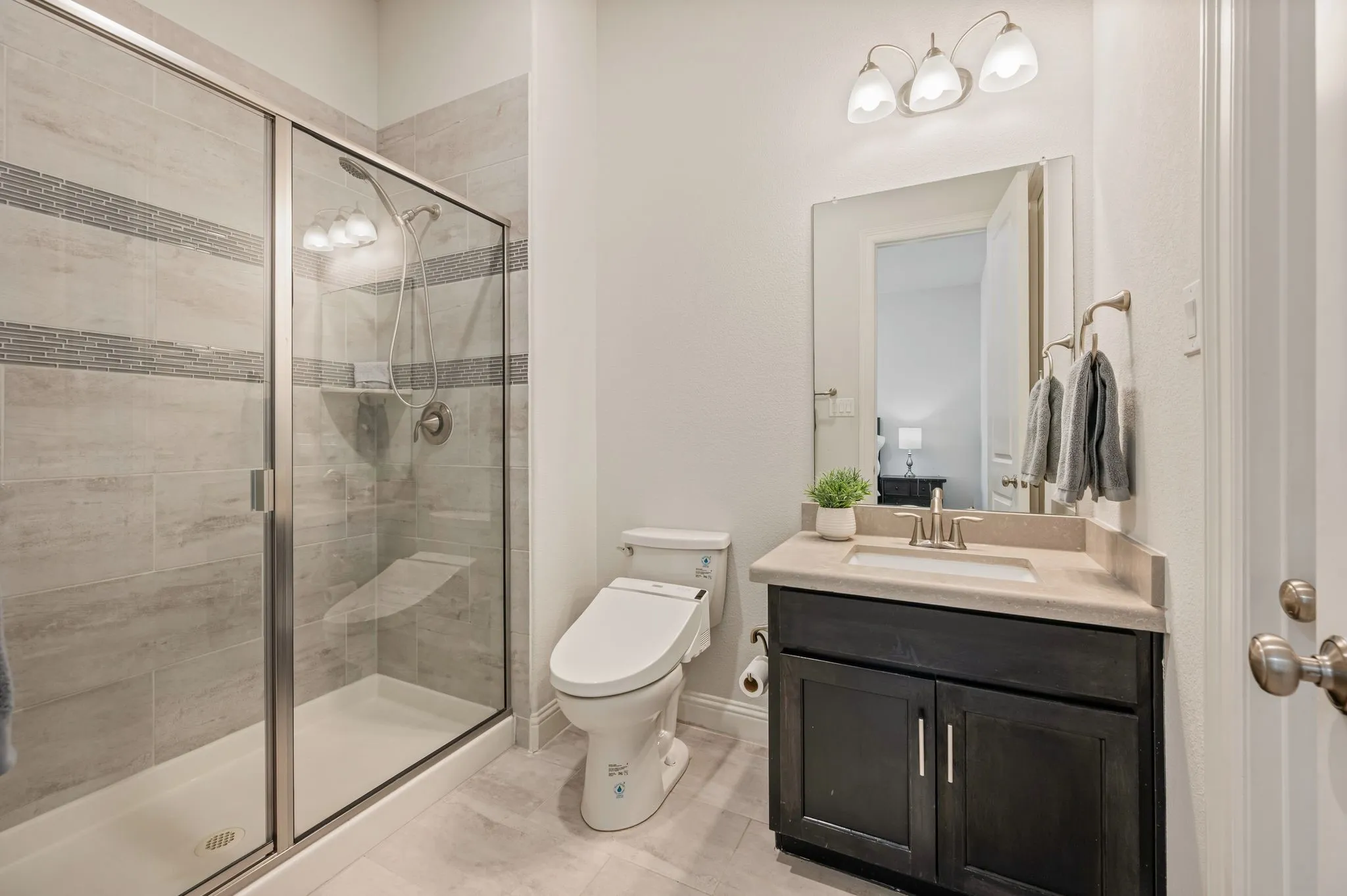 Single Family Residence For Sale in Tarrant County , 4116 Petrus Boulevard, Colleyville, Texas 76034, 4 Bedroom, 5 Bathroom, 3 Garage spaces, 4,274 Sqft, built in 2018, mls#21368302, Real Estate Agent in Colleyville, Homes For Sale in Tarrant county, Homes For Sale in Colleyville, Realtor in Colleyville Texas, Real Estate Brokerage Independent Realty Texas, Luminita Cordes Realtor