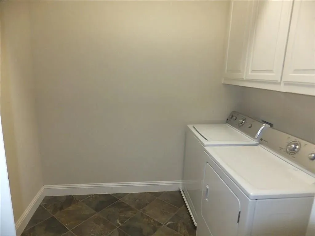 Townhouse For Rent in Denton County , 4241 Haskell Drive, Carrollton, Texas 75010, 2 Bedroom, 3 Bathroom, 2 Garage spaces, 2,325 Sqft, built in 2008, mls#21371541, Real Estate Agent in Carrollton, Homes For Rent in Denton county, Homes For Rent in Carrollton, Realtor in Carrollton Texas, Real Estate Brokerage Independent Realty Texas, Luminita Cordes Realtor