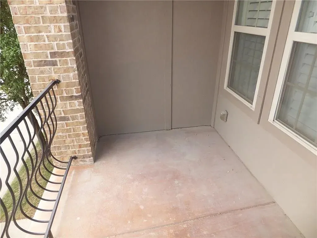 Townhouse For Rent in Denton County , 4241 Haskell Drive, Carrollton, Texas 75010, 2 Bedroom, 3 Bathroom, 2 Garage spaces, 2,325 Sqft, built in 2008, mls#21371541, Real Estate Agent in Carrollton, Homes For Rent in Denton county, Homes For Rent in Carrollton, Realtor in Carrollton Texas, Real Estate Brokerage Independent Realty Texas, Luminita Cordes Realtor