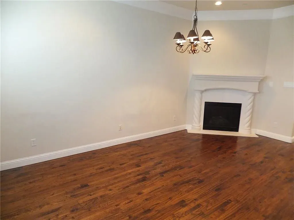 Townhouse For Rent in Denton County , 4241 Haskell Drive, Carrollton, Texas 75010, 2 Bedroom, 3 Bathroom, 2 Garage spaces, 2,325 Sqft, built in 2008, mls#21371541, Real Estate Agent in Carrollton, Homes For Rent in Denton county, Homes For Rent in Carrollton, Realtor in Carrollton Texas, Real Estate Brokerage Independent Realty Texas, Luminita Cordes Realtor
