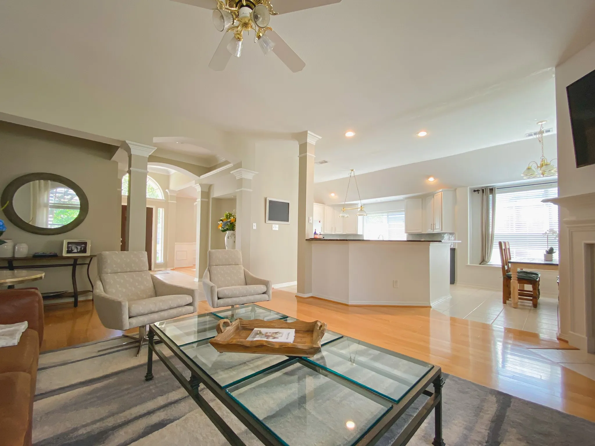 Single Family Residence For Rent in Dallas County , 7247 Brennans Drive, Dallas, Texas 75214, 3 Bedroom, 2 Bathroom, 2 Garage spaces, 2,247 Sqft, built in 1998, mls#21375840, Real Estate Agent in Dallas, Homes For Rent in Dallas county, Homes For Rent in Dallas, Realtor in Dallas Texas, Real Estate Brokerage Independent Realty Texas, Luminita Cordes Realtor