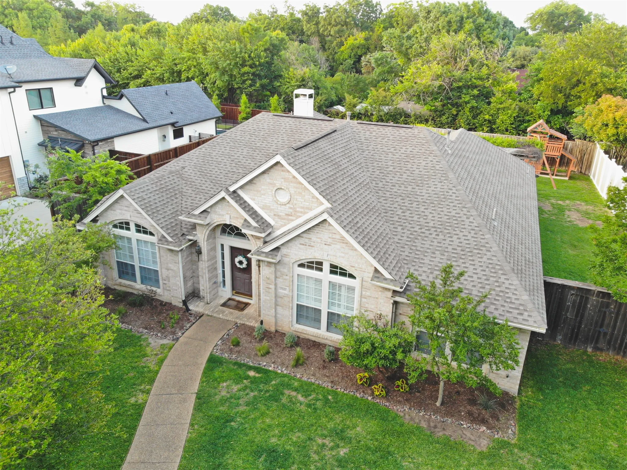 Single Family Residence For Rent in Dallas County , 7247 Brennans Drive, Dallas, Texas 75214, 3 Bedroom, 2 Bathroom, 2 Garage spaces, 2,247 Sqft, built in 1998, mls#21375840, Real Estate Agent in Dallas, Homes For Rent in Dallas county, Homes For Rent in Dallas, Realtor in Dallas Texas, Real Estate Brokerage Independent Realty Texas, Luminita Cordes Realtor