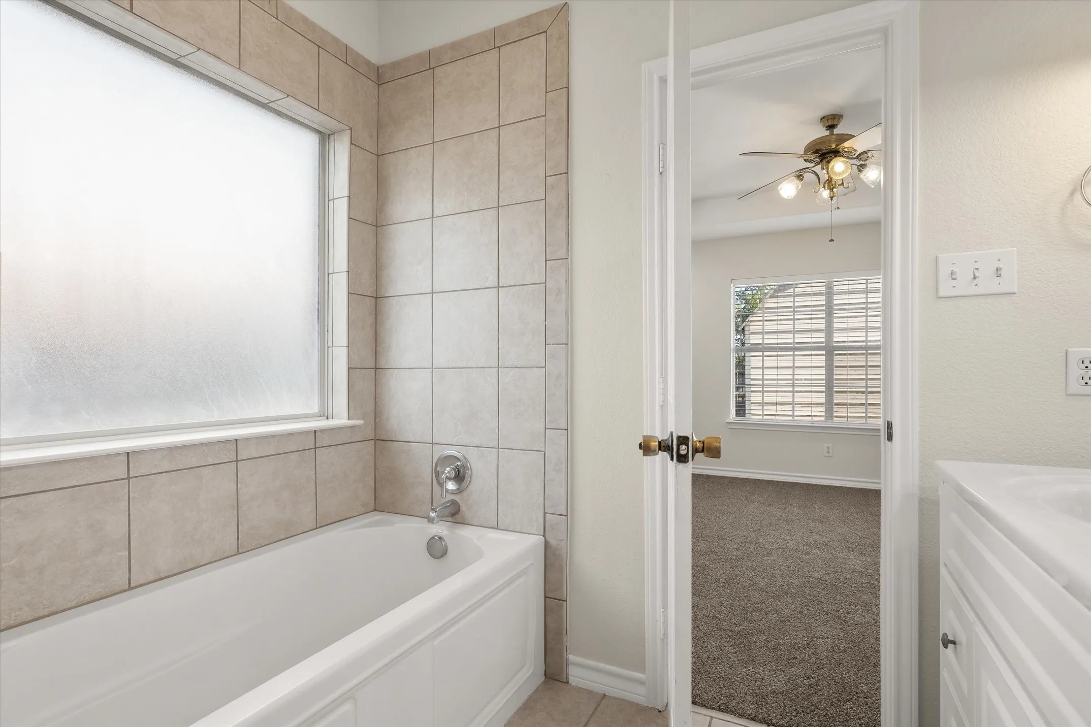 Single Family Residence For Sale in Kaufman County , 436 Roosevelt Avenue, Terrell, Texas 75160, 5 Bedroom, 4 Bathroom, 2 Garage spaces, 2,367 Sqft, built in 2007, mls#21375563, Real Estate Agent in Terrell, Homes For Sale in Kaufman county, Homes For Sale in Terrell, Realtor in Terrell Texas, Real Estate Brokerage Independent Realty Texas, Luminita Cordes Realtor