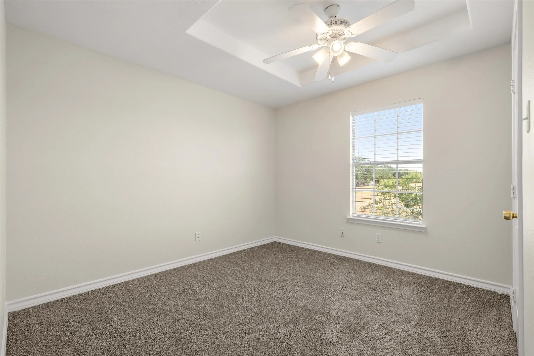 Single Family Residence For Sale in Kaufman County , 436 Roosevelt Avenue, Terrell, Texas 75160, 5 Bedroom, 4 Bathroom, 2 Garage spaces, 2,367 Sqft, built in 2007, mls#21375563, Real Estate Agent in Terrell, Homes For Sale in Kaufman county, Homes For Sale in Terrell, Realtor in Terrell Texas, Real Estate Brokerage Independent Realty Texas, Luminita Cordes Realtor