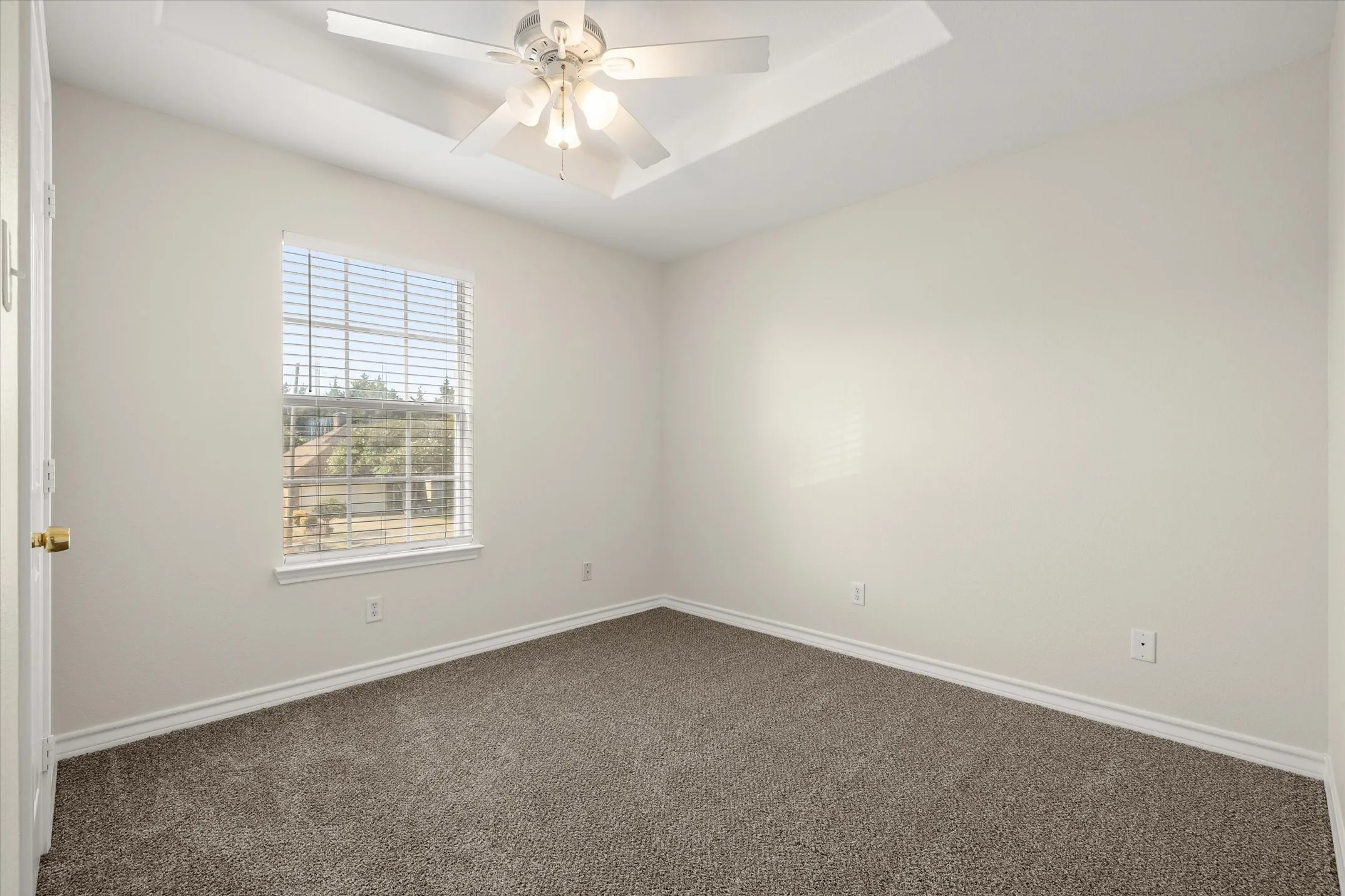 Single Family Residence For Sale in Kaufman County , 436 Roosevelt Avenue, Terrell, Texas 75160, 5 Bedroom, 4 Bathroom, 2 Garage spaces, 2,367 Sqft, built in 2007, mls#21375563, Real Estate Agent in Terrell, Homes For Sale in Kaufman county, Homes For Sale in Terrell, Realtor in Terrell Texas, Real Estate Brokerage Independent Realty Texas, Luminita Cordes Realtor