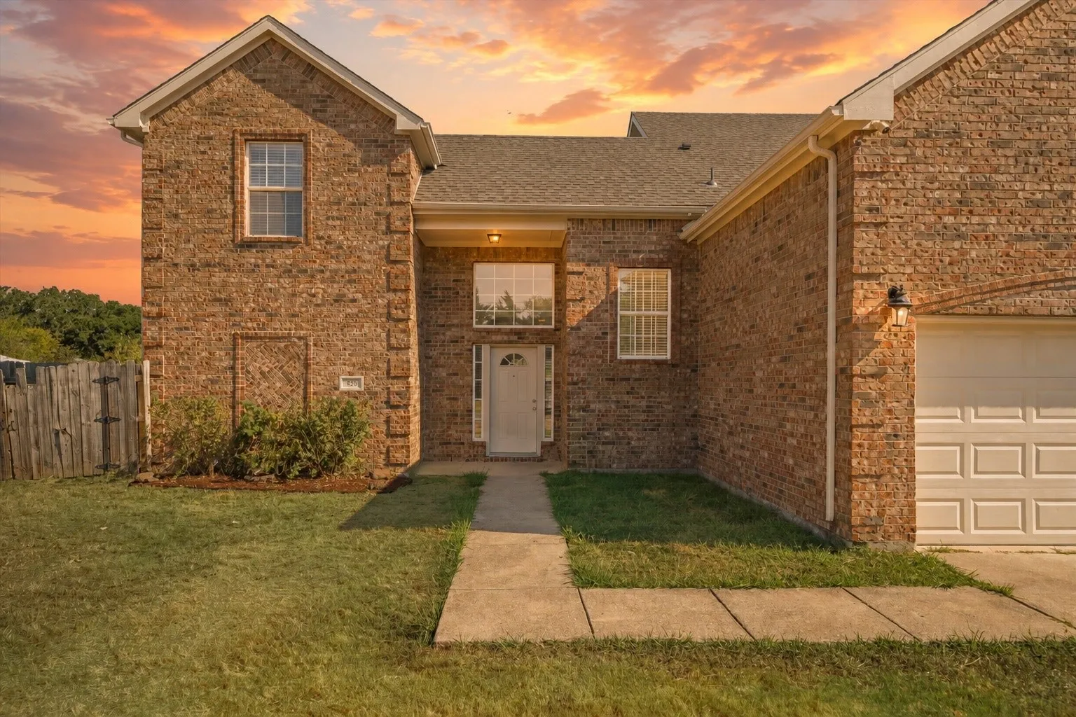 Single Family Residence For Sale in Kaufman County , 436 Roosevelt Avenue, Terrell, Texas 75160, 5 Bedroom, 4 Bathroom, 2 Garage spaces, 2,367 Sqft, built in 2007, mls#21375563, Real Estate Agent in Terrell, Homes For Sale in Kaufman county, Homes For Sale in Terrell, Realtor in Terrell Texas, Real Estate Brokerage Independent Realty Texas, Luminita Cordes Realtor