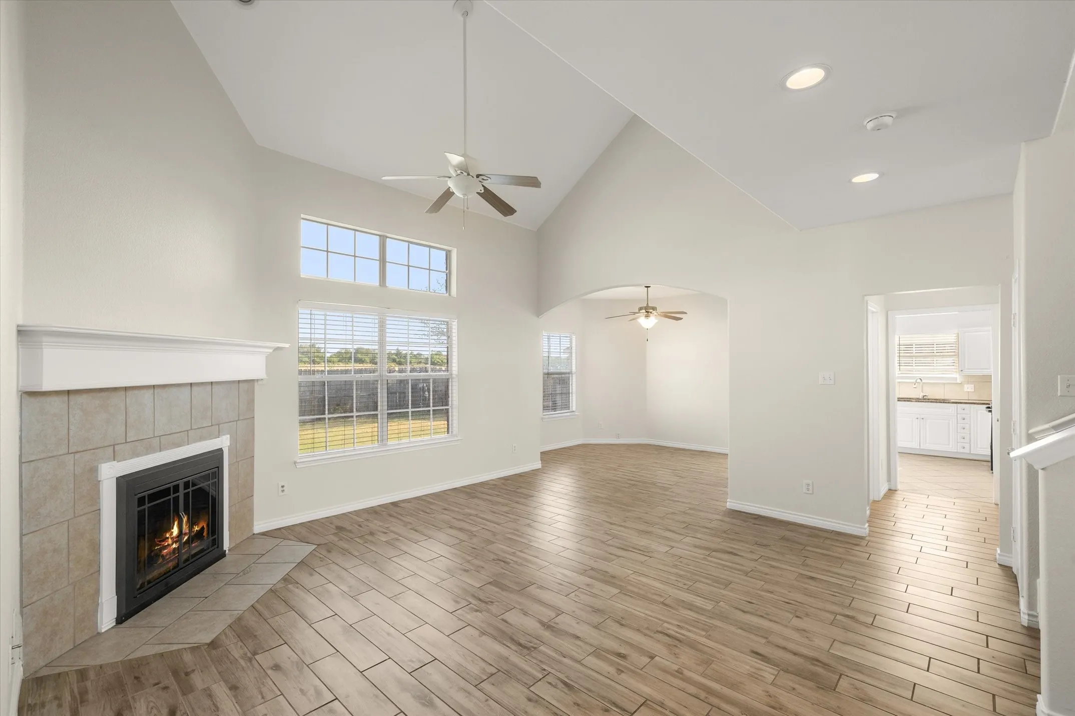 Single Family Residence For Sale in Kaufman County , 436 Roosevelt Avenue, Terrell, Texas 75160, 5 Bedroom, 4 Bathroom, 2 Garage spaces, 2,367 Sqft, built in 2007, mls#21375563, Real Estate Agent in Terrell, Homes For Sale in Kaufman county, Homes For Sale in Terrell, Realtor in Terrell Texas, Real Estate Brokerage Independent Realty Texas, Luminita Cordes Realtor
