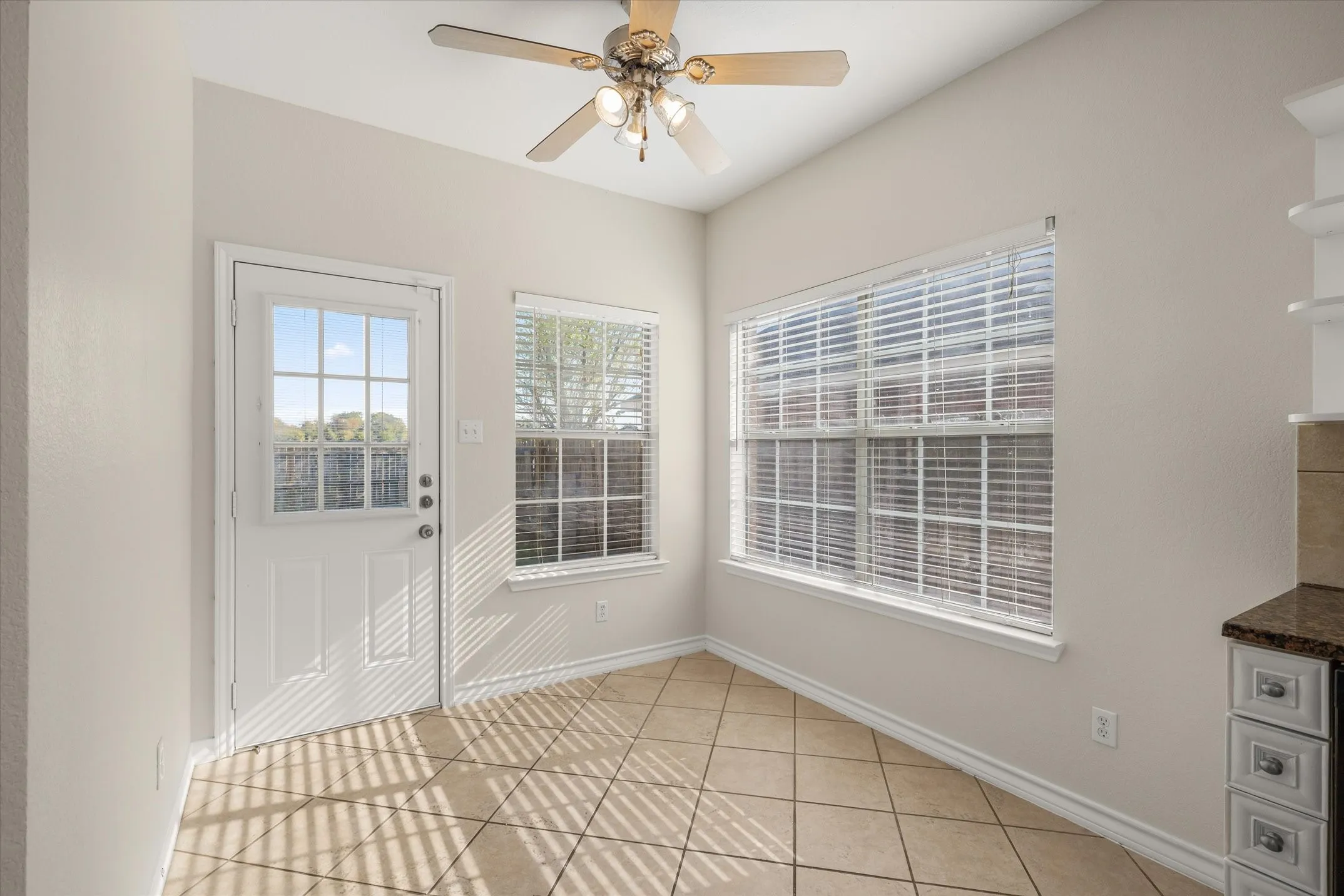 Single Family Residence For Sale in Kaufman County , 436 Roosevelt Avenue, Terrell, Texas 75160, 5 Bedroom, 4 Bathroom, 2 Garage spaces, 2,367 Sqft, built in 2007, mls#21375563, Real Estate Agent in Terrell, Homes For Sale in Kaufman county, Homes For Sale in Terrell, Realtor in Terrell Texas, Real Estate Brokerage Independent Realty Texas, Luminita Cordes Realtor