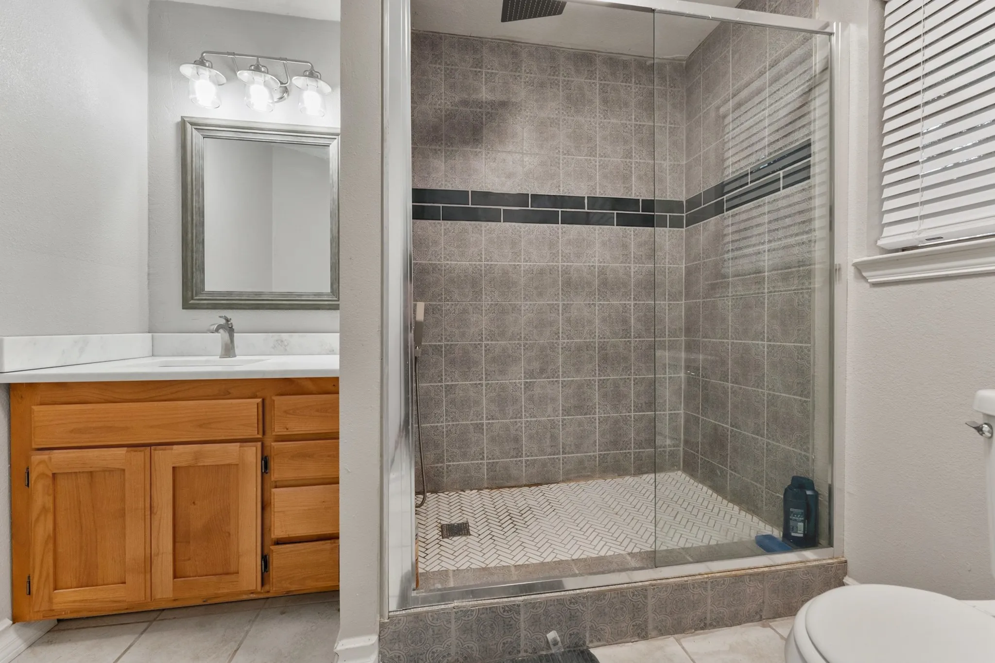 Single Family Residence For Sale in Kaufman County , 623 E Kempner Street, Mabank, Texas 75147, 3 Bedroom, 2 Bathroom, 2 Garage spaces, 1,682 Sqft, built in 1960, mls#21372492, Real Estate Agent in Mabank, Homes For Sale in Kaufman county, Homes For Sale in Mabank, Realtor in Mabank Texas, Real Estate Brokerage Independent Realty Texas, Luminita Cordes Realtor