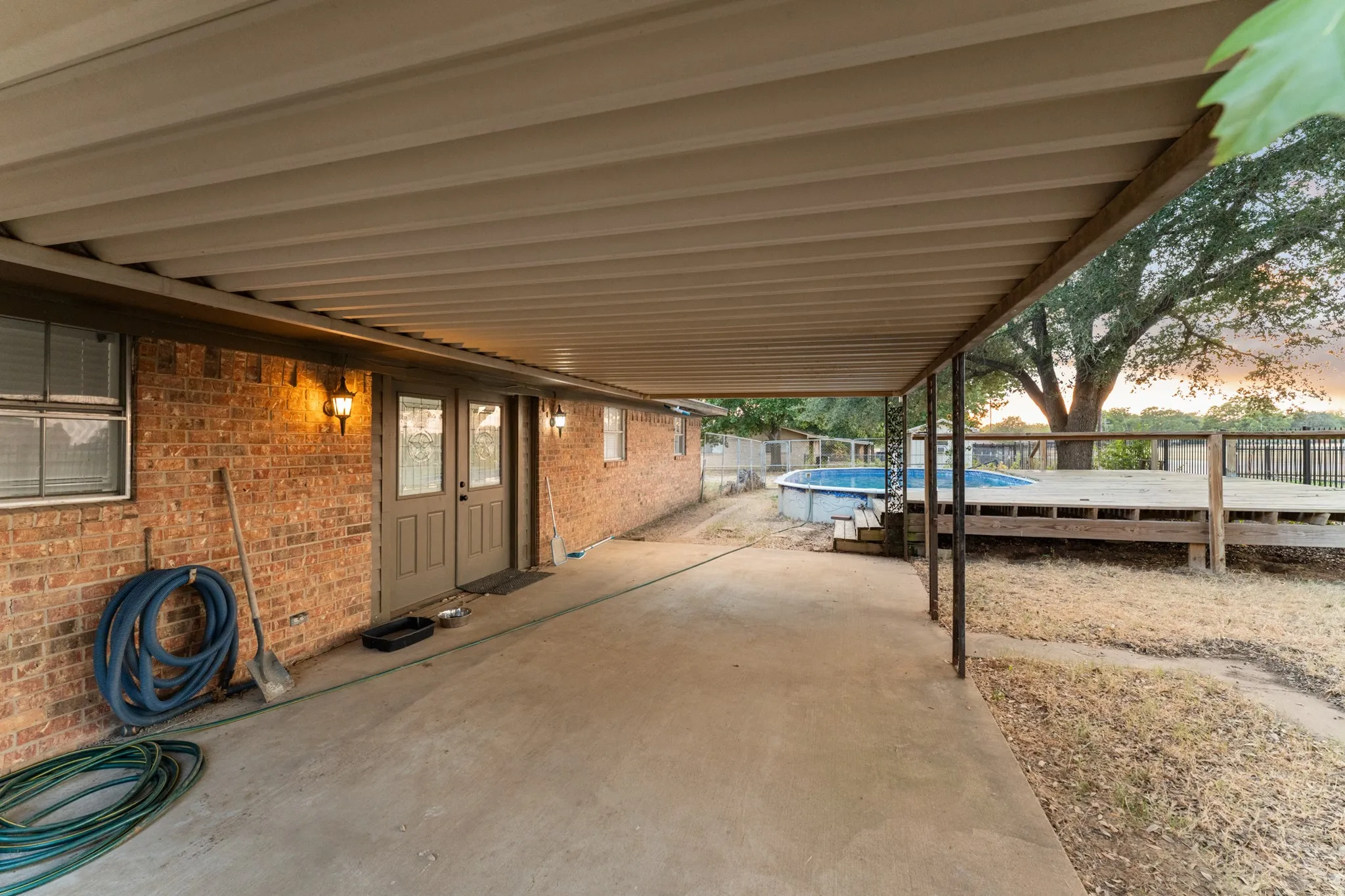 Single Family Residence For Sale in Kaufman County , 623 E Kempner Street, Mabank, Texas 75147, 3 Bedroom, 2 Bathroom, 2 Garage spaces, 1,682 Sqft, built in 1960, mls#21372492, Real Estate Agent in Mabank, Homes For Sale in Kaufman county, Homes For Sale in Mabank, Realtor in Mabank Texas, Real Estate Brokerage Independent Realty Texas, Luminita Cordes Realtor