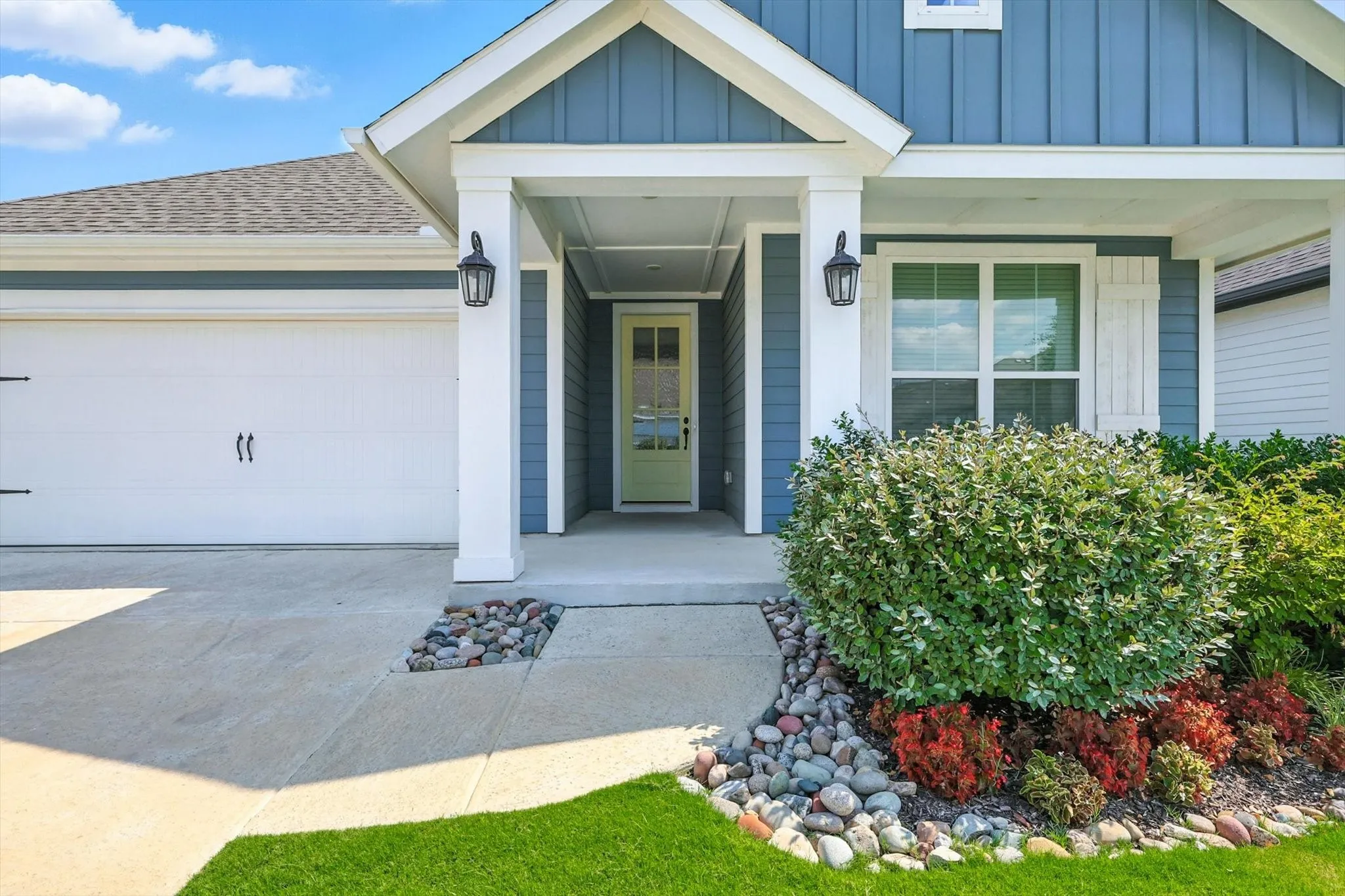 Single Family Residence For Rent in Denton County , 2521 Cobbler Street, Northlake, Texas 76247, 3 Bedroom, 2 Bathroom, 2 Garage spaces, 2,022 Sqft, built in 2020, mls#21373533, Real Estate Agent in Northlake, Homes For Rent in Denton county, Homes For Rent in Northlake, Realtor in Northlake Texas, Real Estate Brokerage Independent Realty Texas, Luminita Cordes Realtor