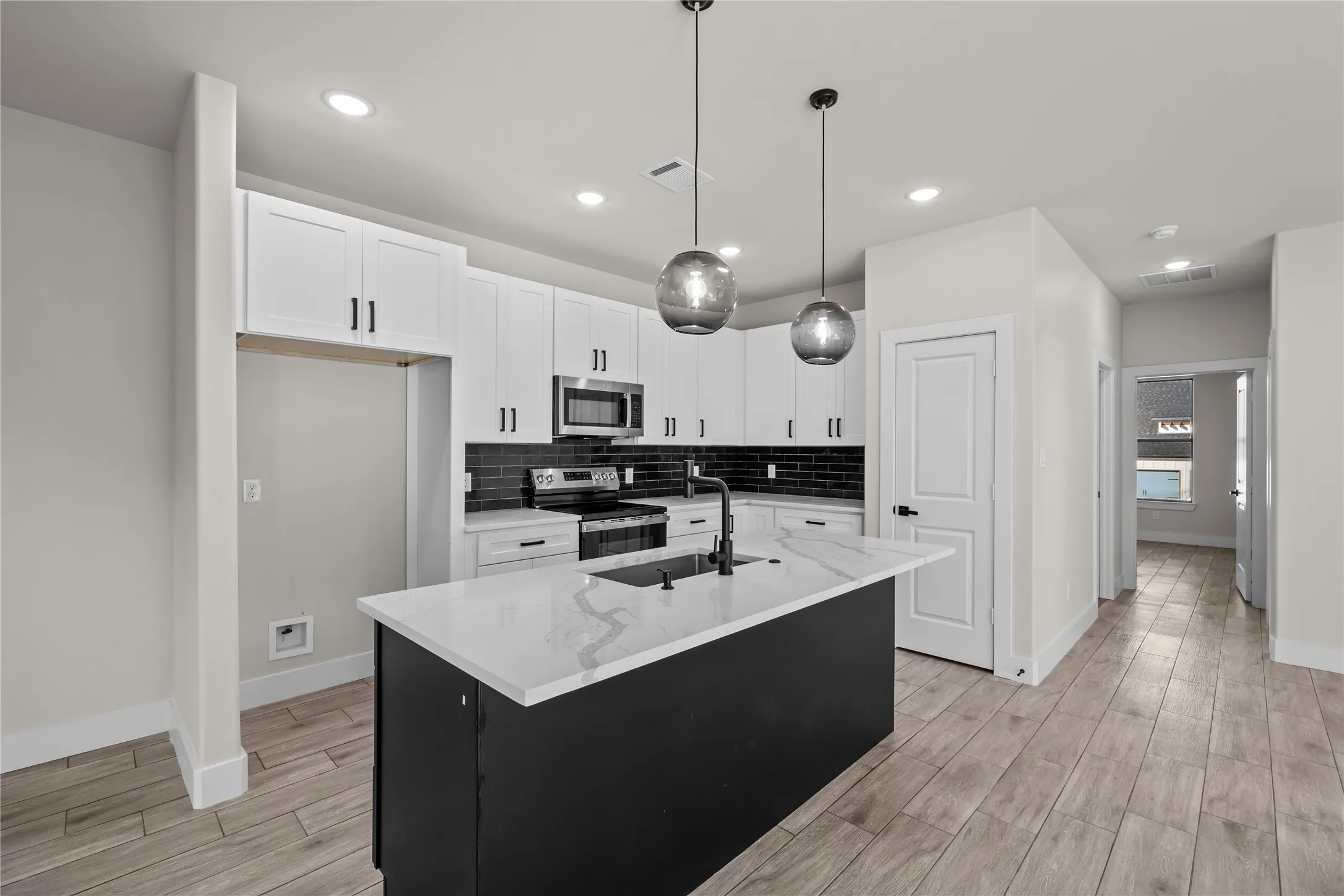 Single Family Residence For Sale in Hood County , 5815 Belaire Circle, Granbury, Texas 76048, 4 Bedroom, 2 Bathroom, Garage spaces, 1,759 Sqft, built in 2026, mls#21375578, Real Estate Agent in Granbury, Homes For Sale in Hood county, Homes For Sale in Granbury, Realtor in Granbury Texas, Real Estate Brokerage Independent Realty Texas, Luminita Cordes Realtor