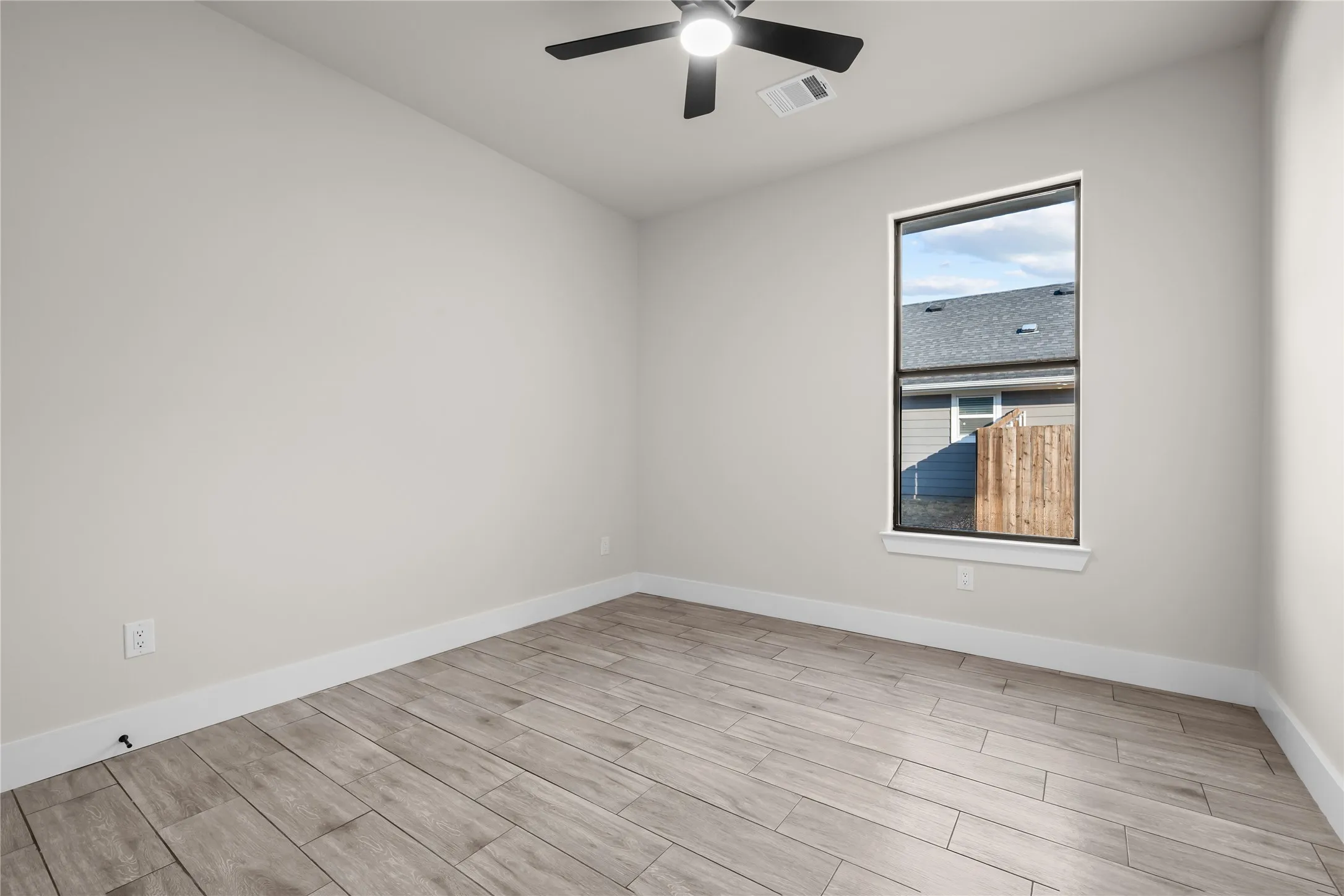 Single Family Residence For Sale in Hood County , 5815 Belaire Circle, Granbury, Texas 76048, 4 Bedroom, 2 Bathroom, Garage spaces, 1,759 Sqft, built in 2026, mls#21375578, Real Estate Agent in Granbury, Homes For Sale in Hood county, Homes For Sale in Granbury, Realtor in Granbury Texas, Real Estate Brokerage Independent Realty Texas, Luminita Cordes Realtor