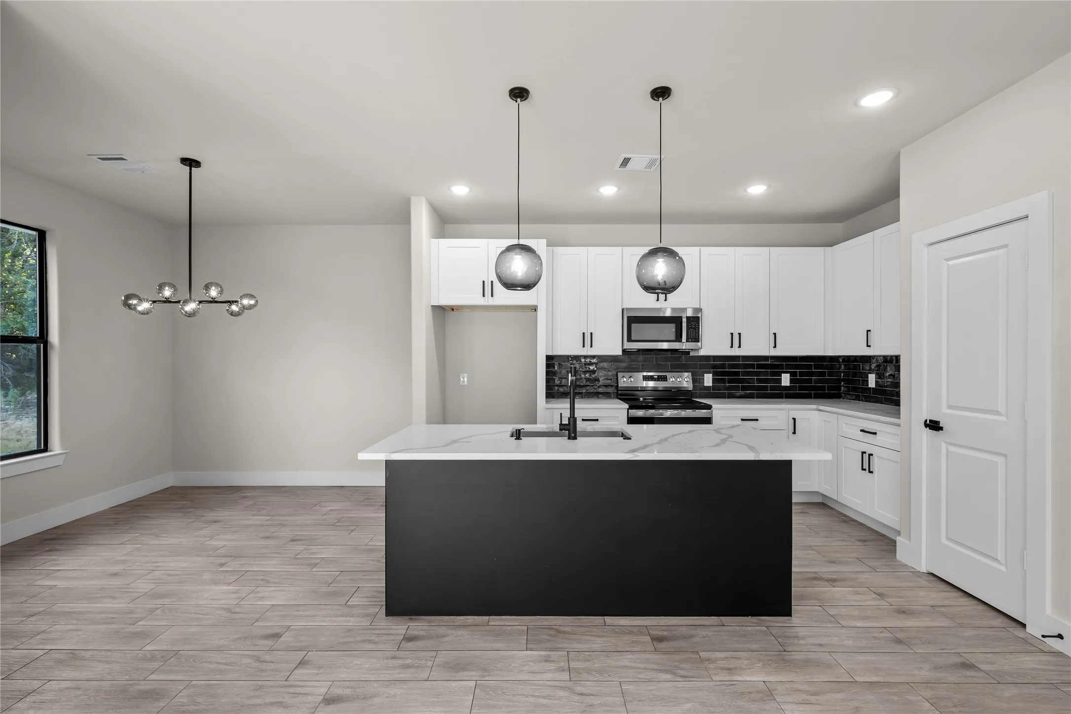 Single Family Residence For Sale in Hood County , 5815 Belaire Circle, Granbury, Texas 76048, 4 Bedroom, 2 Bathroom, Garage spaces, 1,759 Sqft, built in 2026, mls#21375578, Real Estate Agent in Granbury, Homes For Sale in Hood county, Homes For Sale in Granbury, Realtor in Granbury Texas, Real Estate Brokerage Independent Realty Texas, Luminita Cordes Realtor