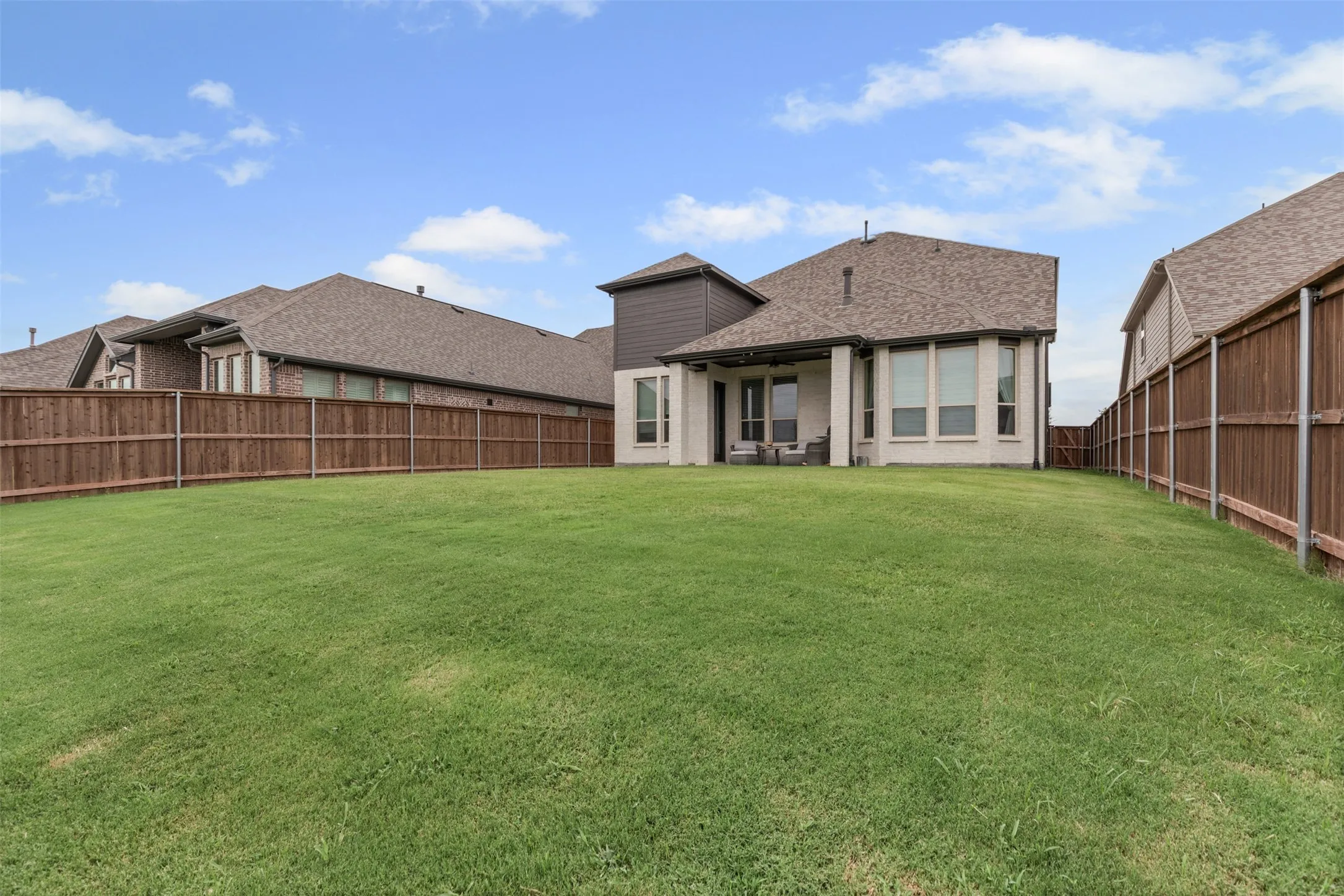 Single Family Residence For Rent in Johnson County , 1501 Misty Pasture Way, Mansfield, Texas 76063, 4 Bedroom, 3 Bathroom, 2 Garage spaces, 2,751 Sqft, built in 2022, mls#21375410, Real Estate Agent in Mansfield, Homes For Rent in Johnson county, Homes For Rent in Mansfield, Realtor in Mansfield Texas, Real Estate Brokerage Independent Realty Texas, Luminita Cordes Realtor