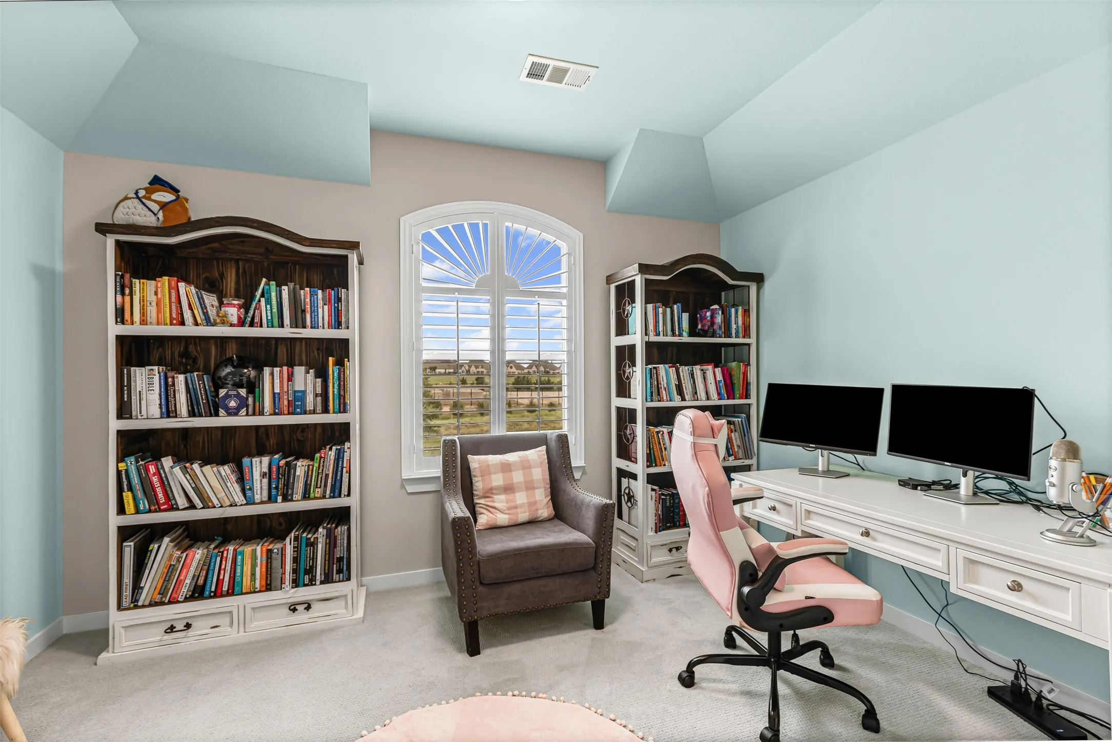 Single Family Residence For Rent in Johnson County , 1501 Misty Pasture Way, Mansfield, Texas 76063, 4 Bedroom, 3 Bathroom, 2 Garage spaces, 2,751 Sqft, built in 2022, mls#21375410, Real Estate Agent in Mansfield, Homes For Rent in Johnson county, Homes For Rent in Mansfield, Realtor in Mansfield Texas, Real Estate Brokerage Independent Realty Texas, Luminita Cordes Realtor