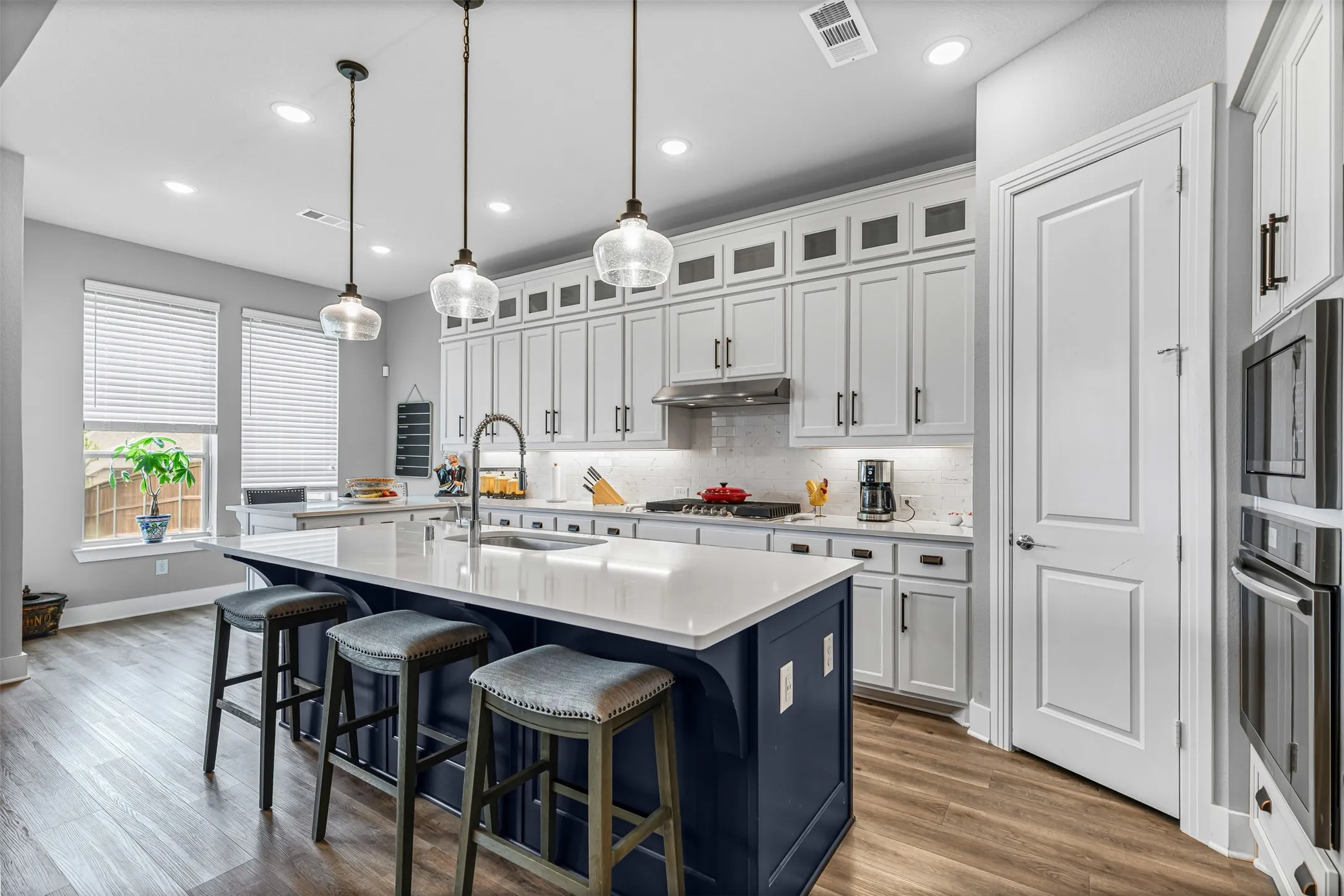 Single Family Residence For Rent in Johnson County , 1501 Misty Pasture Way, Mansfield, Texas 76063, 4 Bedroom, 3 Bathroom, 2 Garage spaces, 2,751 Sqft, built in 2022, mls#21375410, Real Estate Agent in Mansfield, Homes For Rent in Johnson county, Homes For Rent in Mansfield, Realtor in Mansfield Texas, Real Estate Brokerage Independent Realty Texas, Luminita Cordes Realtor